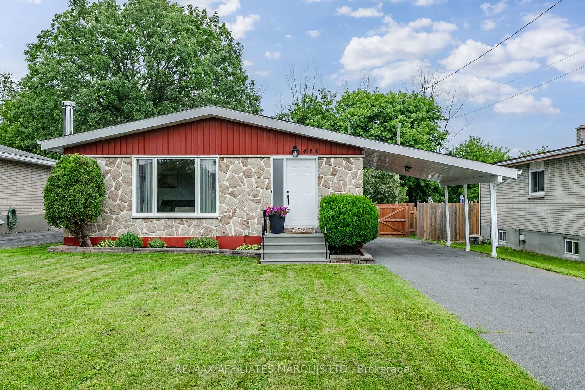 Photo 1 of 426 Bellevue Crescent, Cornwall, Cornwall — HOMEH