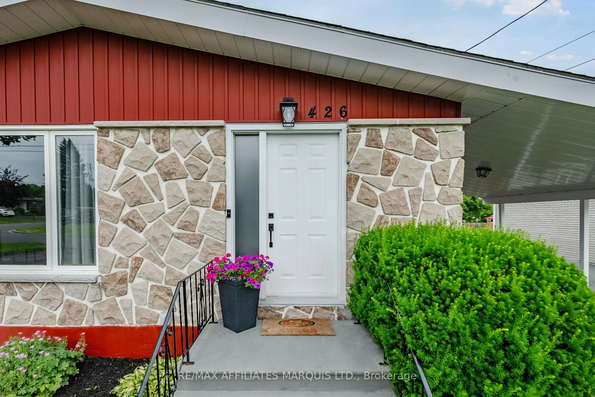 Photo 5 of 426 Bellevue Crescent, Cornwall, Cornwall — HOMEH