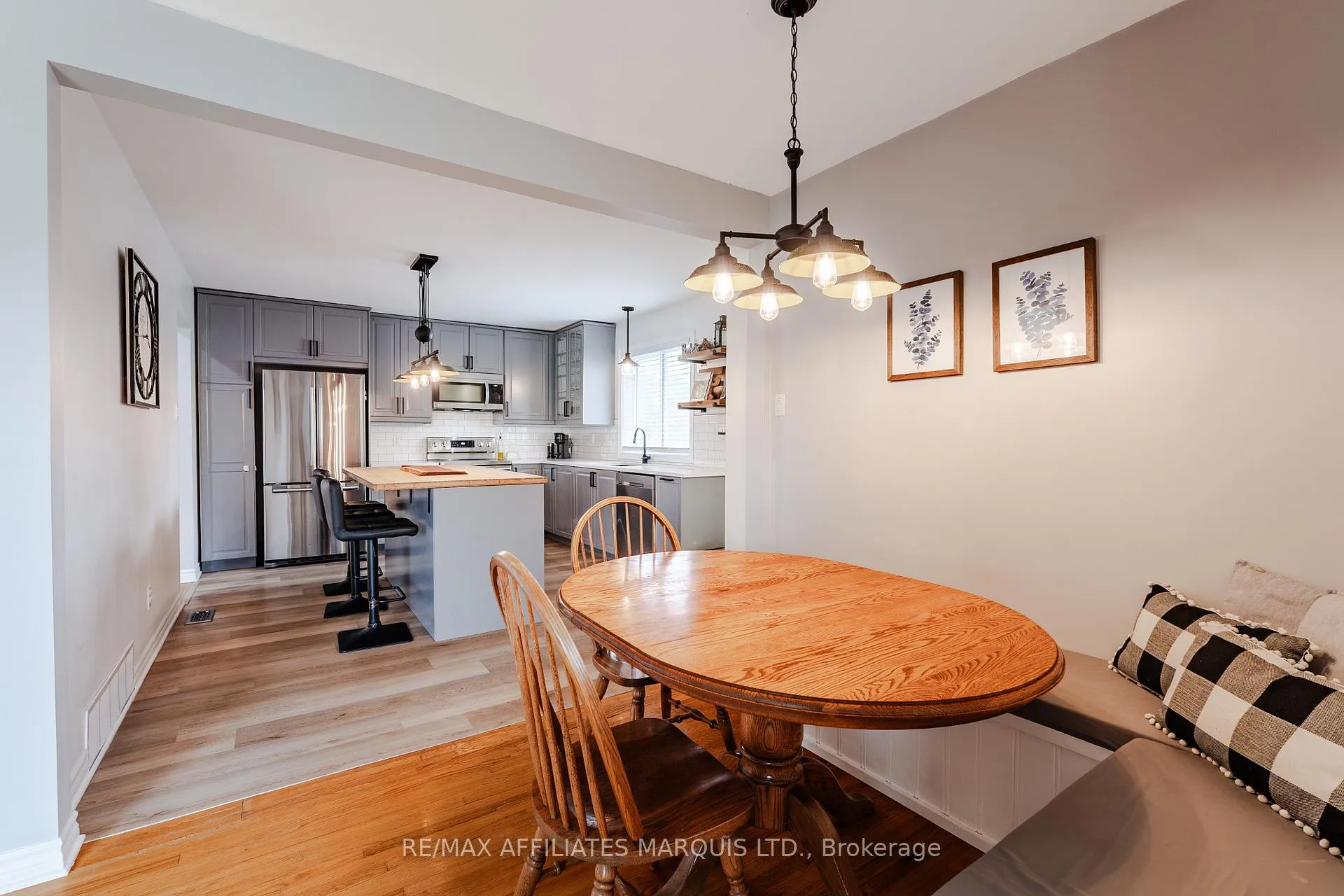 Photo 10 of 426 Bellevue Crescent, Cornwall, Cornwall — HOMEH