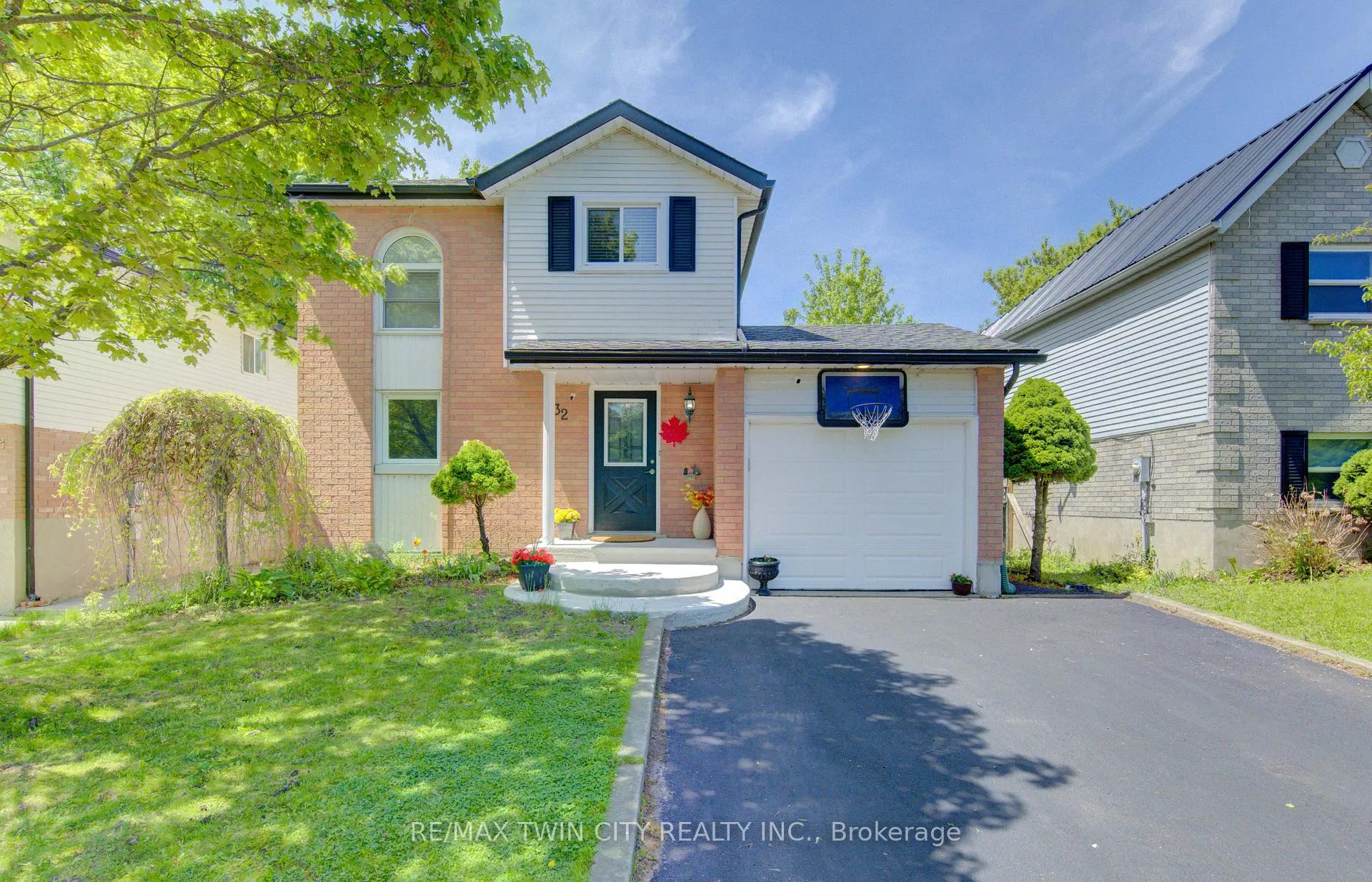Photo 1 of 32 Enfield Drive, Cambridge, Christopher-Champlain — HOMEH
