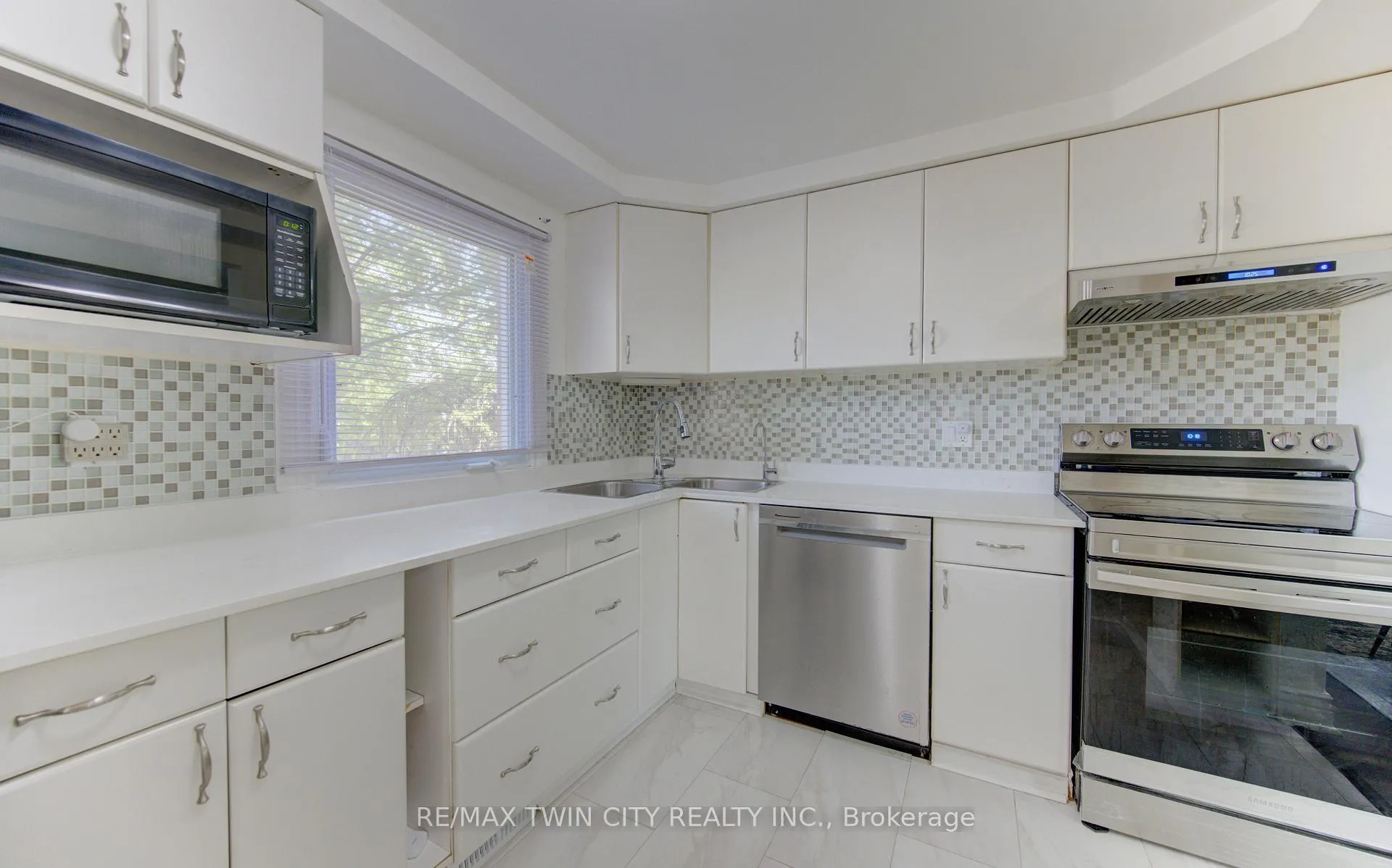 Photo 8 of 32 Enfield Drive, Cambridge, Christopher-Champlain — HOMEH