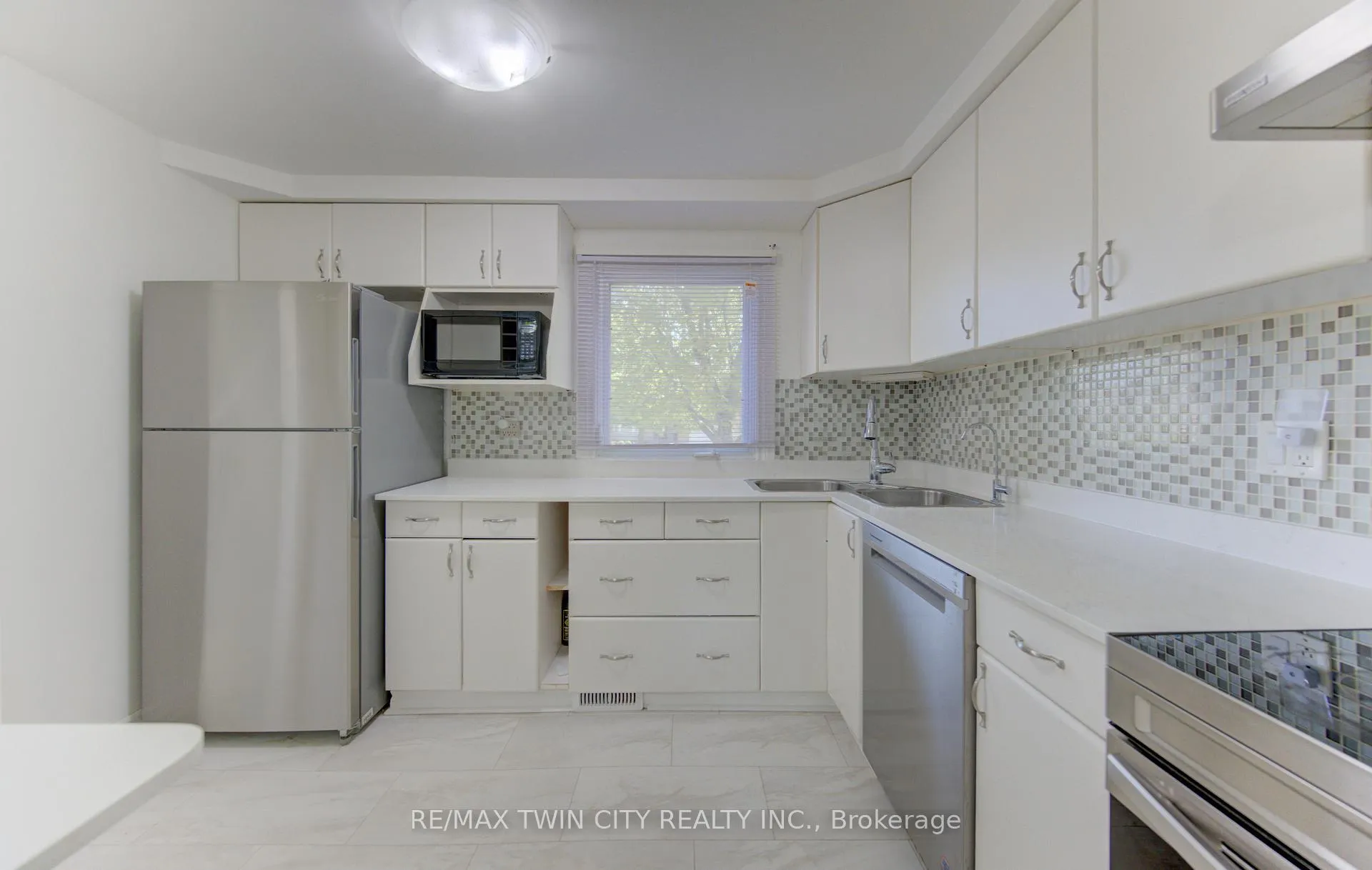 Photo 10 of 32 Enfield Drive, Cambridge, Christopher-Champlain — HOMEH