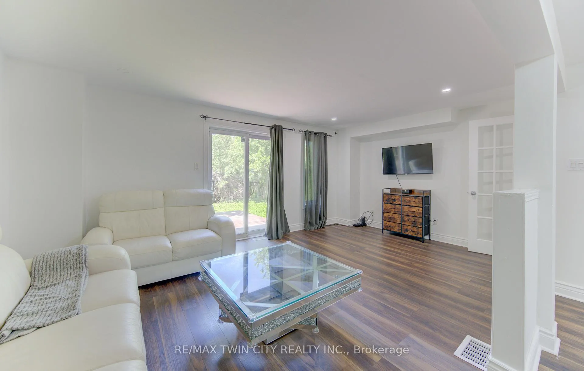 Photo 13 of 32 Enfield Drive, Cambridge, Christopher-Champlain — HOMEH