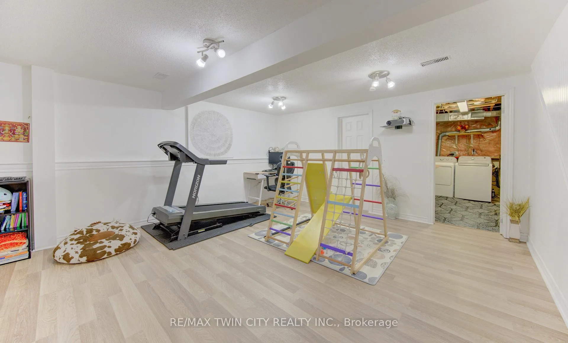 Photo 25 of 32 Enfield Drive, Cambridge, Christopher-Champlain — HOMEH