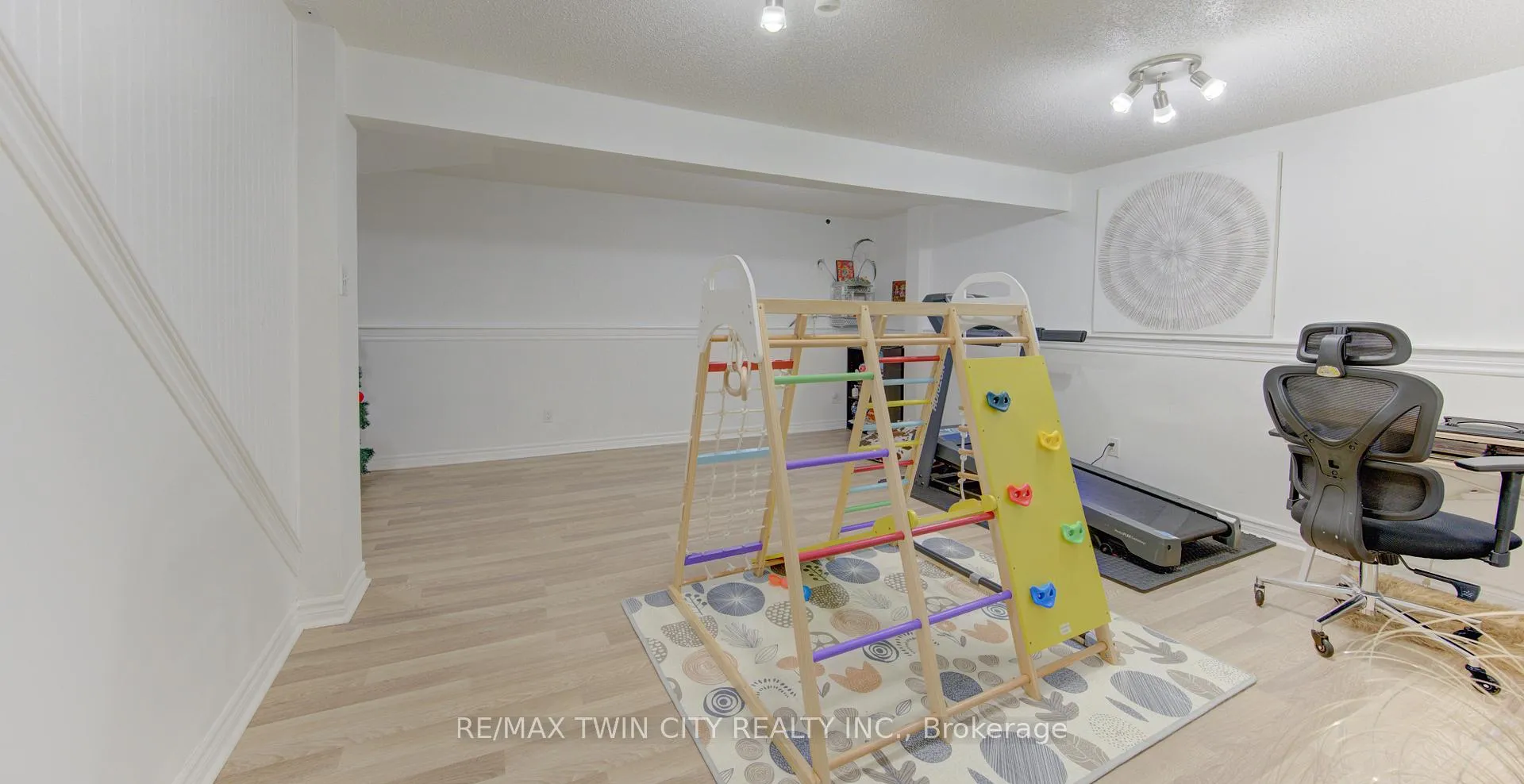 Photo 27 of 32 Enfield Drive, Cambridge, Christopher-Champlain — HOMEH