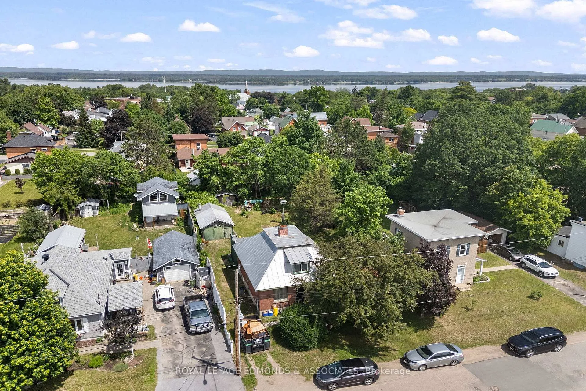 Photo 2 of 605 Perth Street, Pembroke, Pembroke — HOMEH