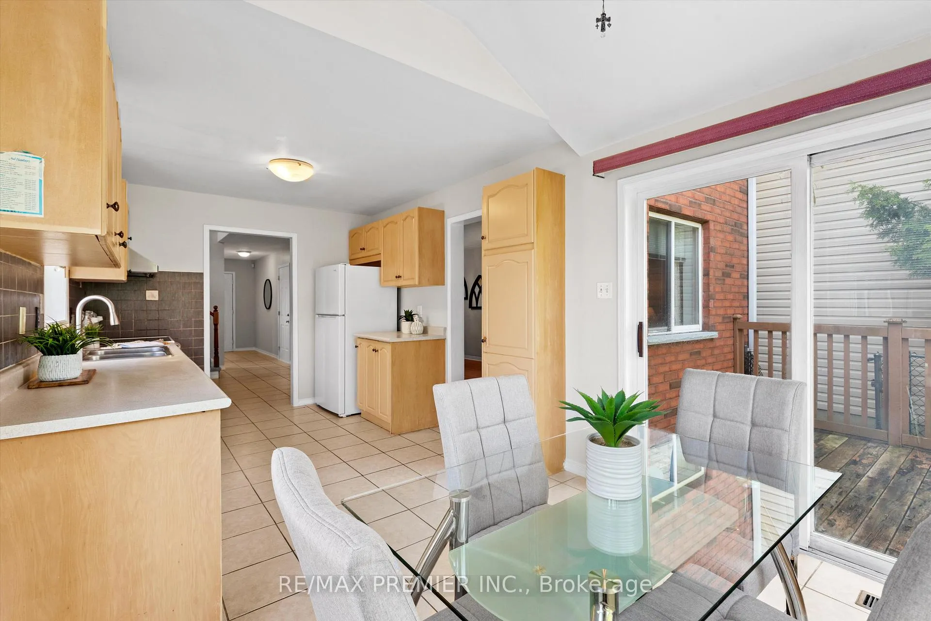 Photo 8 of 2272 Warrington Way, Innisfil, Alcona — HOMEH