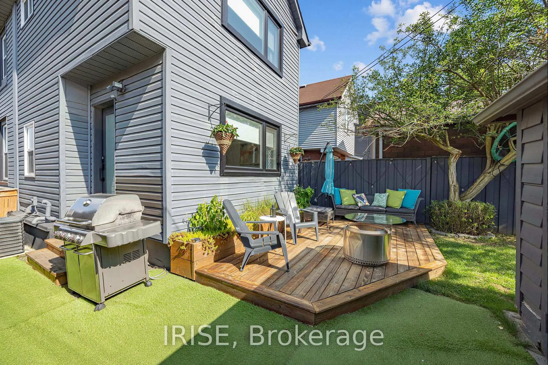 Photo 2 of 2 Beechwood Avenue, Toronto, Rockcliffe-Smythe — HOMEH