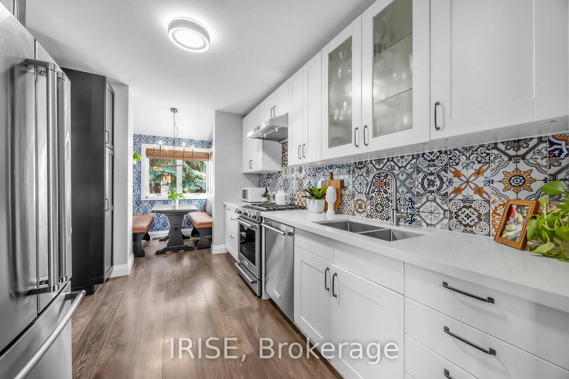 Photo 4 of 2 Beechwood Avenue, Toronto, Rockcliffe-Smythe — HOMEH