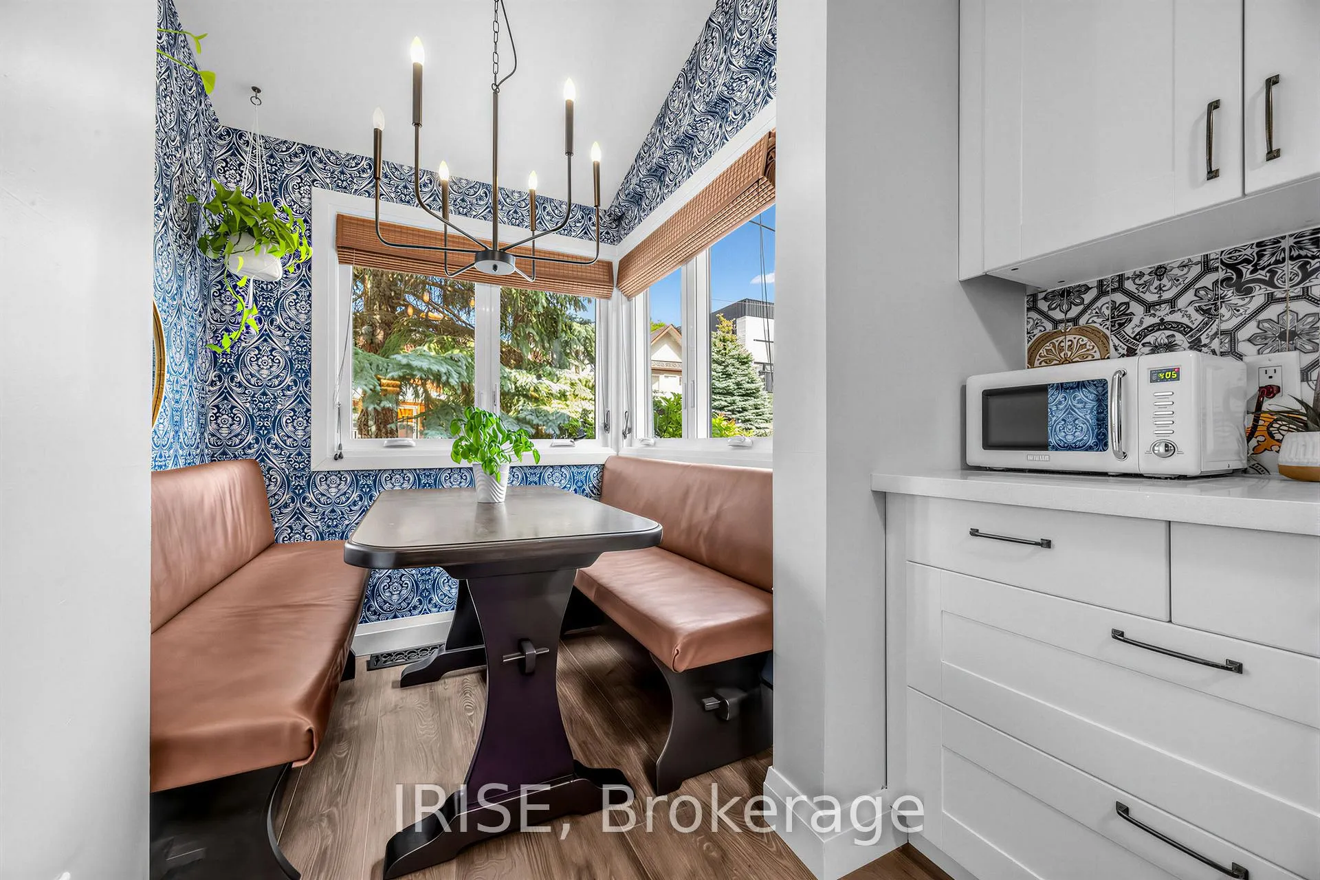 Photo 5 of 2 Beechwood Avenue, Toronto, Rockcliffe-Smythe — HOMEH