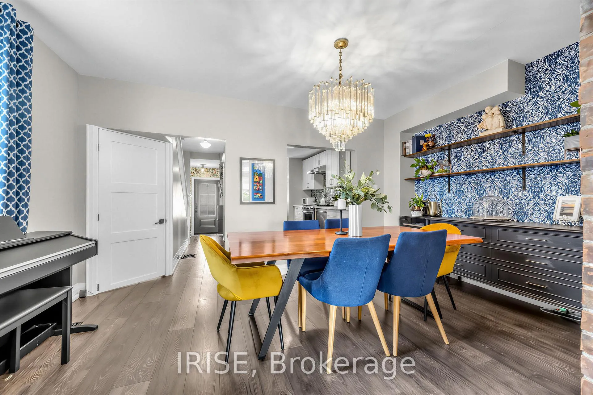 Photo 7 of 2 Beechwood Avenue, Toronto, Rockcliffe-Smythe — HOMEH