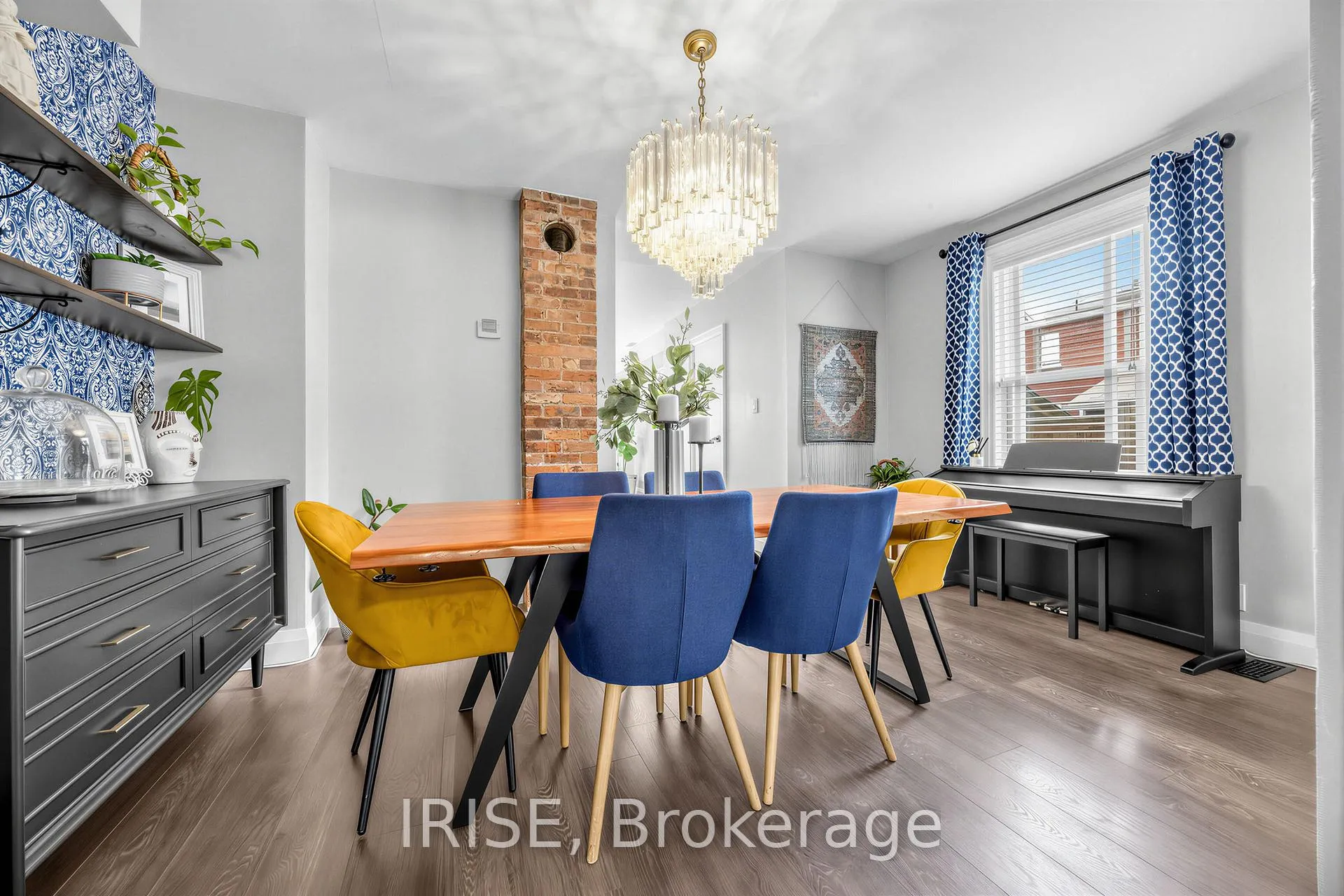 Photo 8 of 2 Beechwood Avenue, Toronto, Rockcliffe-Smythe — HOMEH