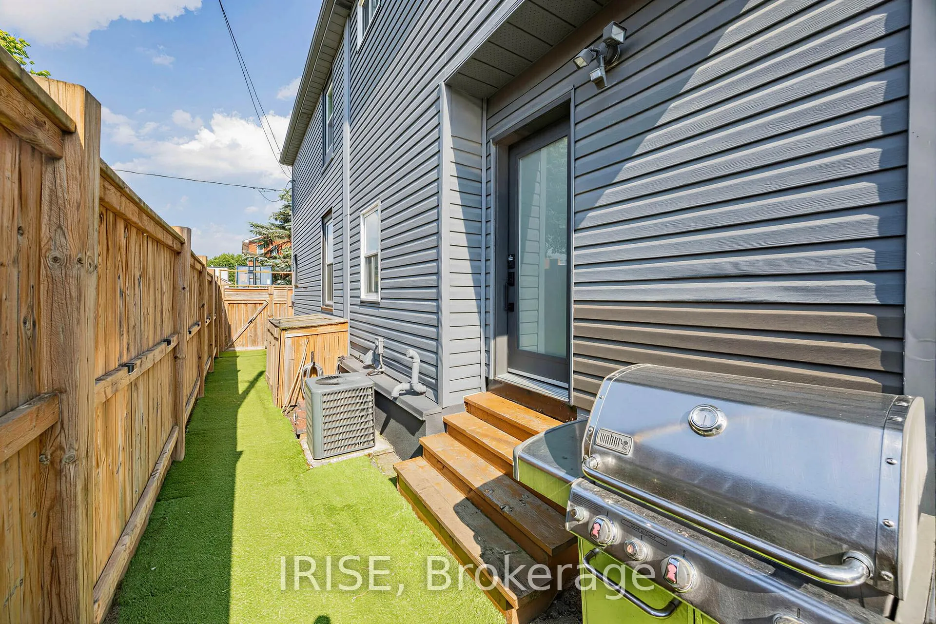 Photo 10 of 2 Beechwood Avenue, Toronto, Rockcliffe-Smythe — HOMEH