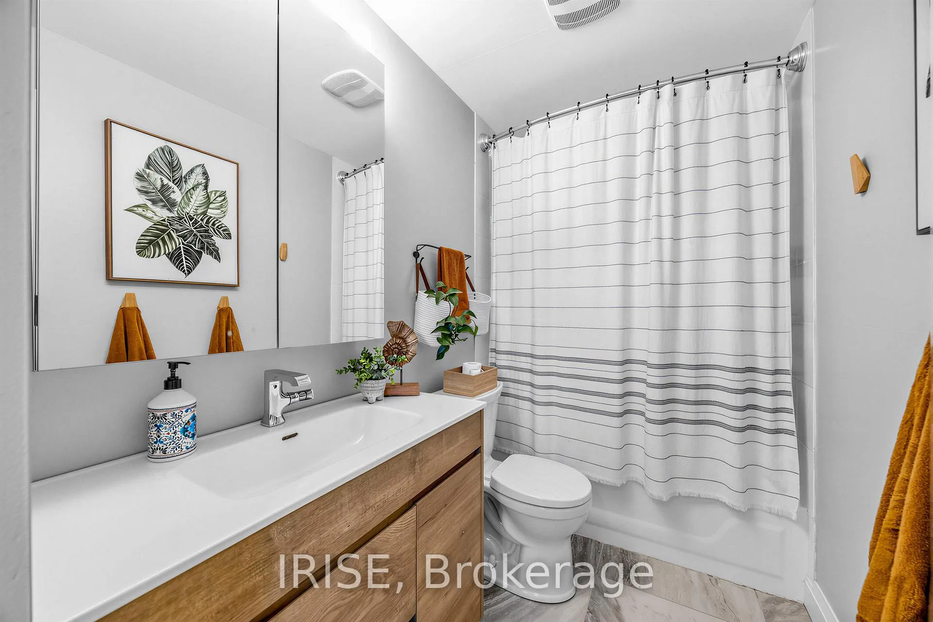 Photo 13 of 2 Beechwood Avenue, Toronto, Rockcliffe-Smythe — HOMEH