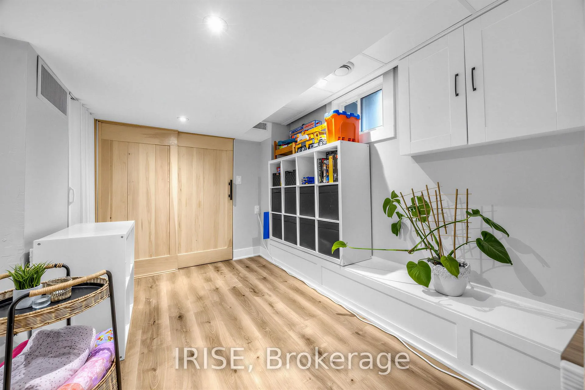 Photo 21 of 2 Beechwood Avenue, Toronto, Rockcliffe-Smythe — HOMEH