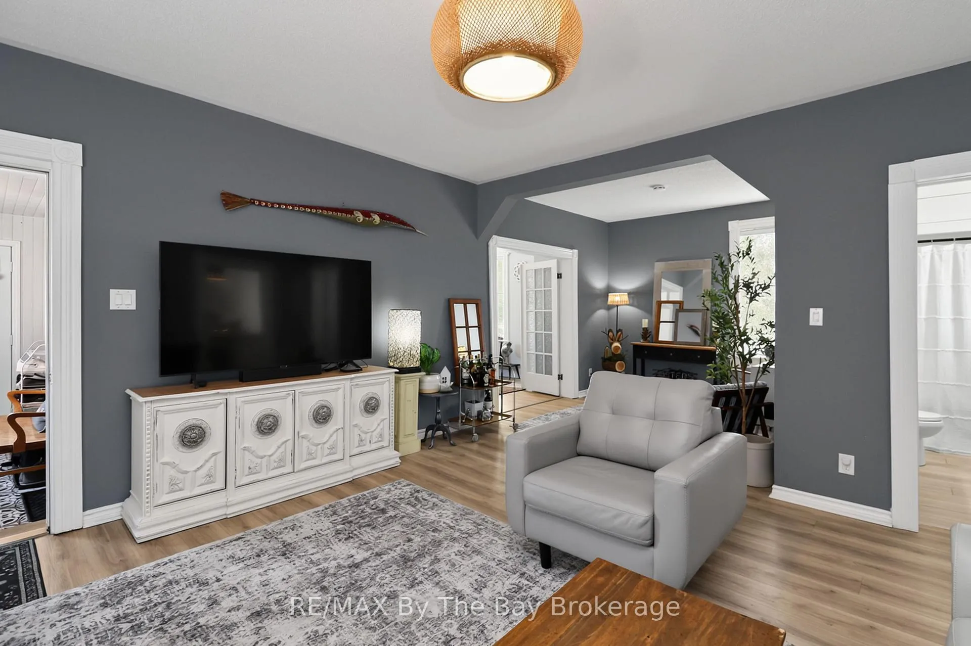 Photo 8 of 87 Queen Street W, Springwater, Elmvale — HOMEH