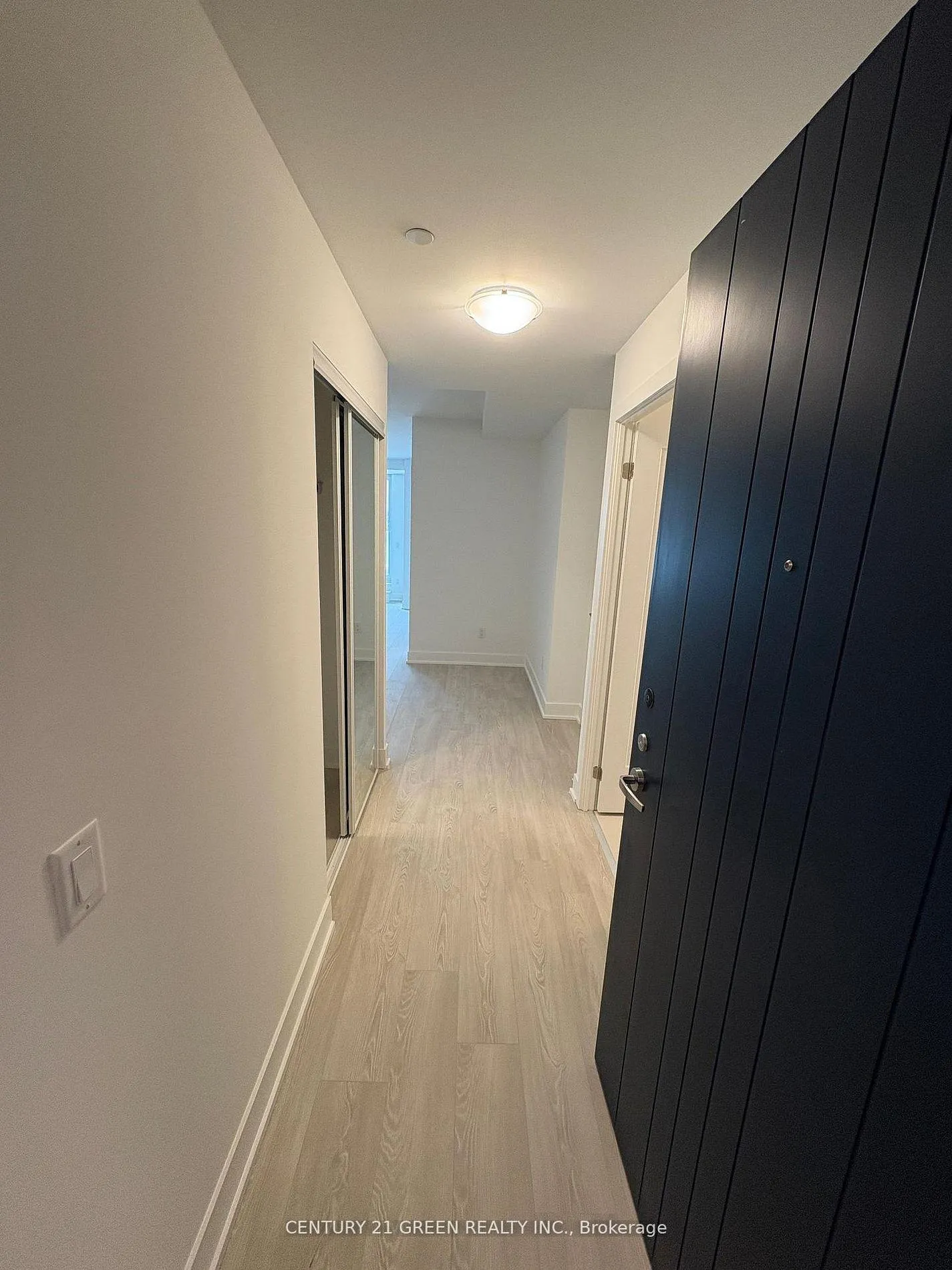 Photo of Unit 219, 2545 Simcoe Street N