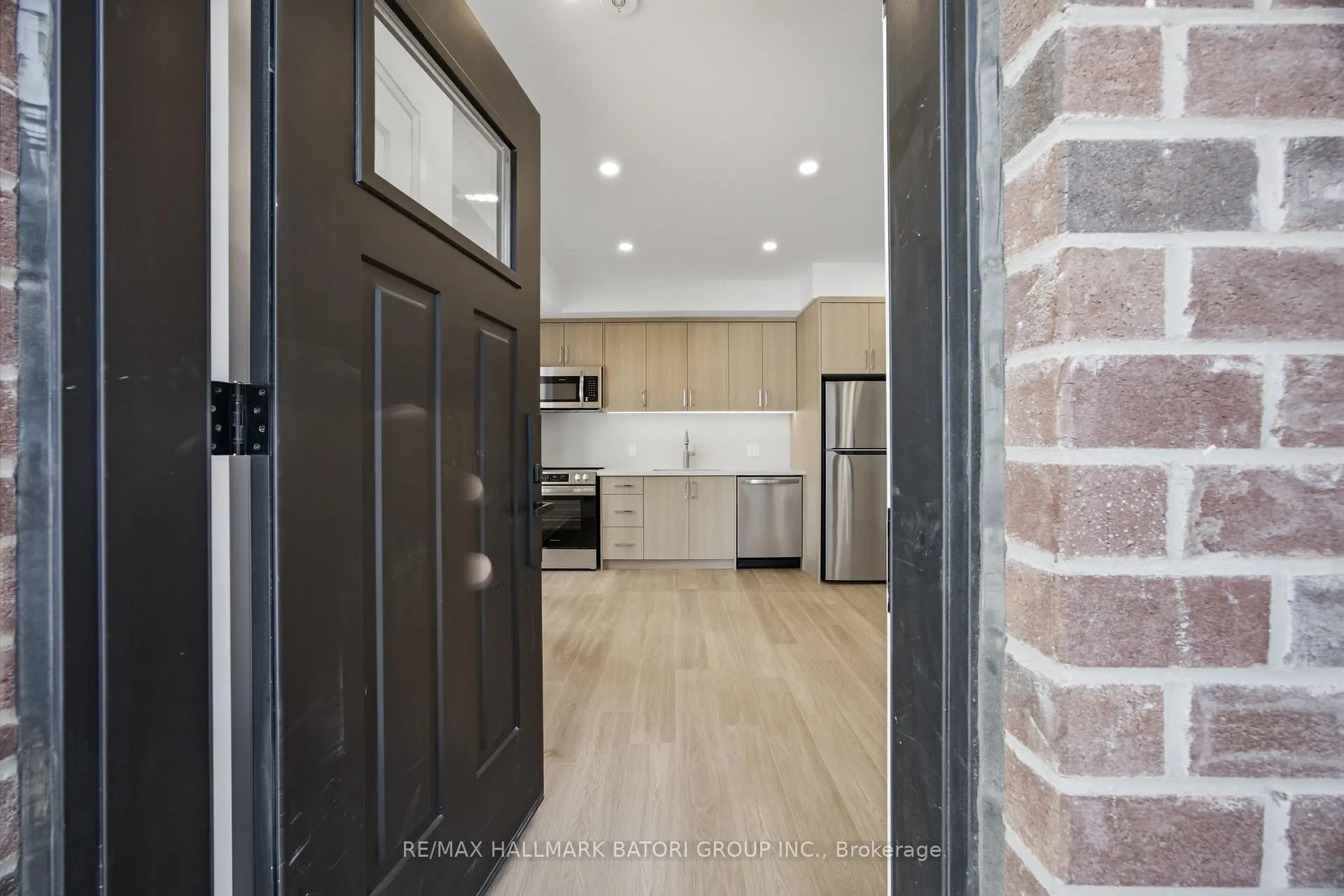Photo 2 of Unit 4, 56 Camberwell Road, Toronto, Humewood-Cedarvale — HOMEH