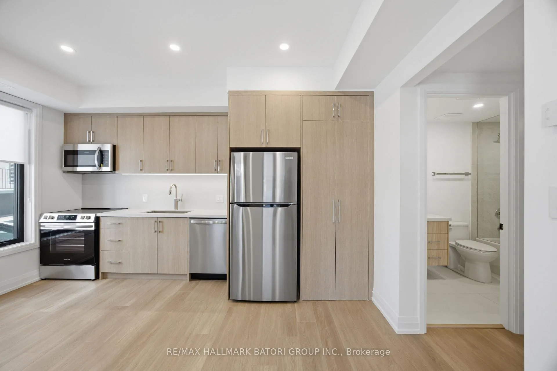 Photo 11 of Unit 4, 56 Camberwell Road, Toronto, Humewood-Cedarvale — HOMEH