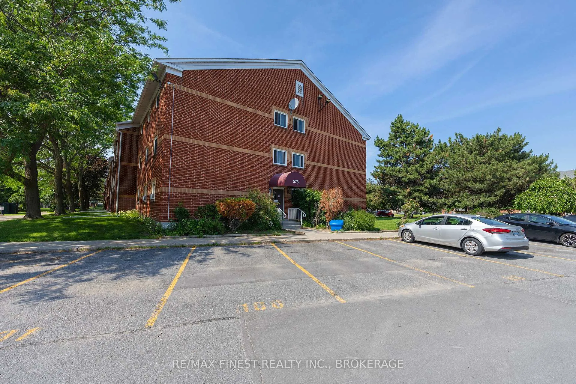 Photo 5 of Unit 206, 573 Armstrong Road, Kingston, East Gardiners Rd — HOMEH