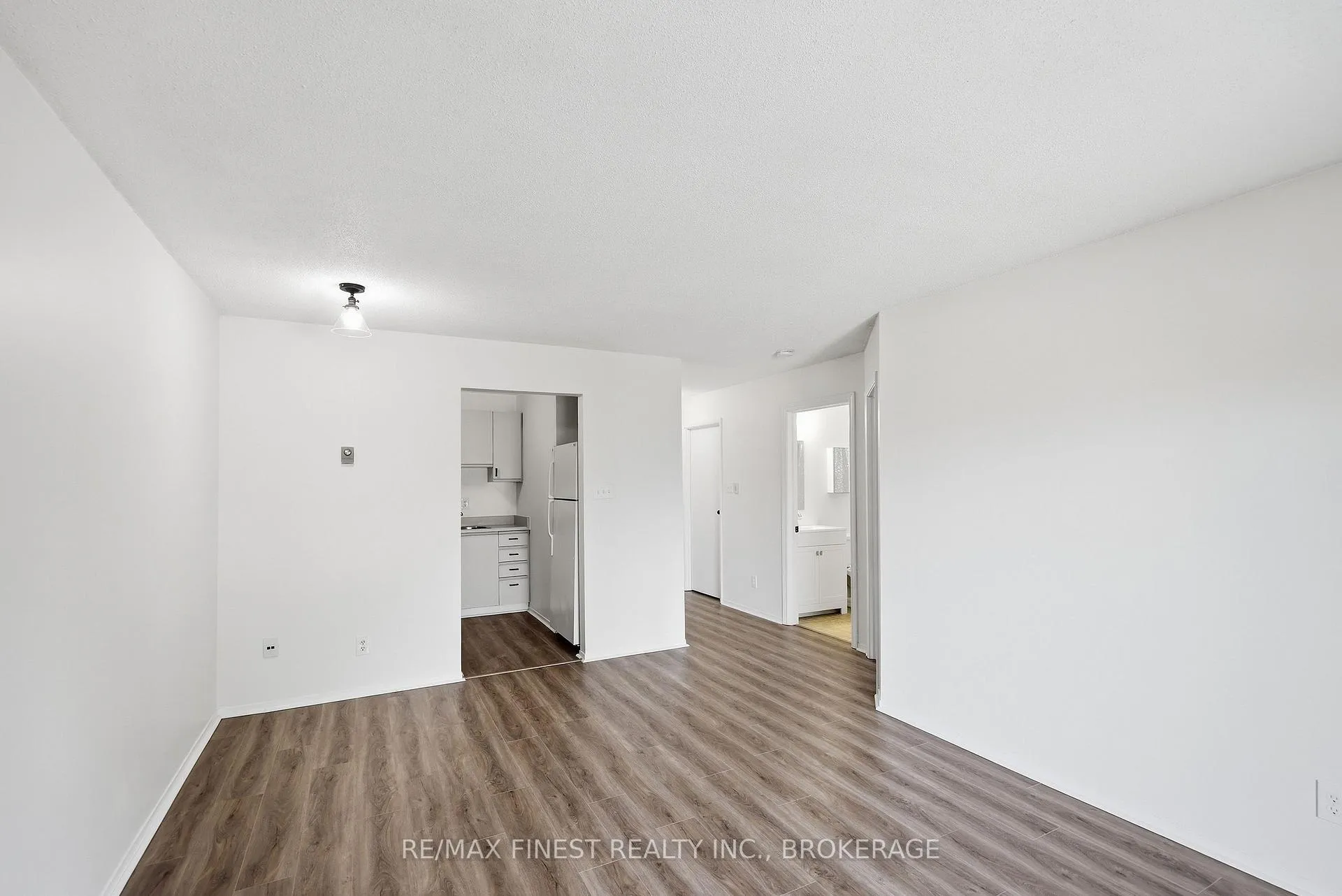 Photo 16 of Unit 206, 573 Armstrong Road, Kingston, East Gardiners Rd — HOMEH
