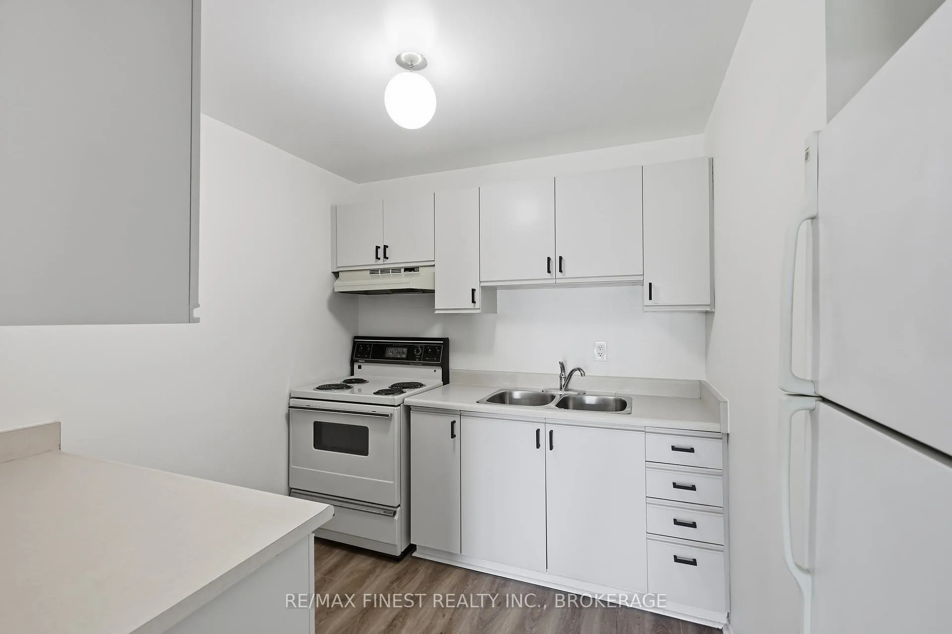 Photo 21 of Unit 206, 573 Armstrong Road, Kingston, East Gardiners Rd — HOMEH