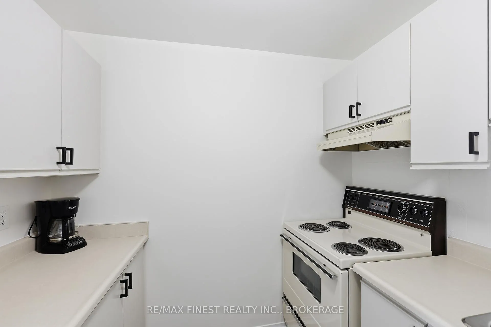 Photo 23 of Unit 206, 573 Armstrong Road, Kingston, East Gardiners Rd — HOMEH