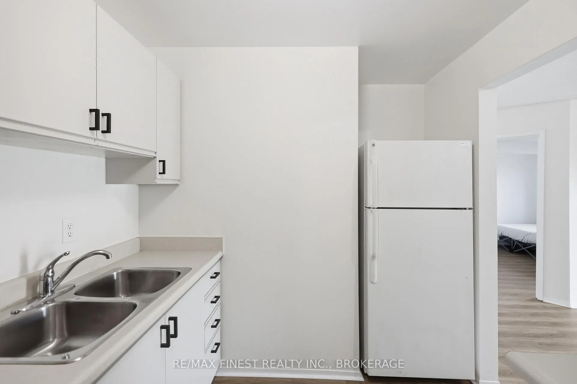 Photo 24 of Unit 206, 573 Armstrong Road, Kingston, East Gardiners Rd — HOMEH