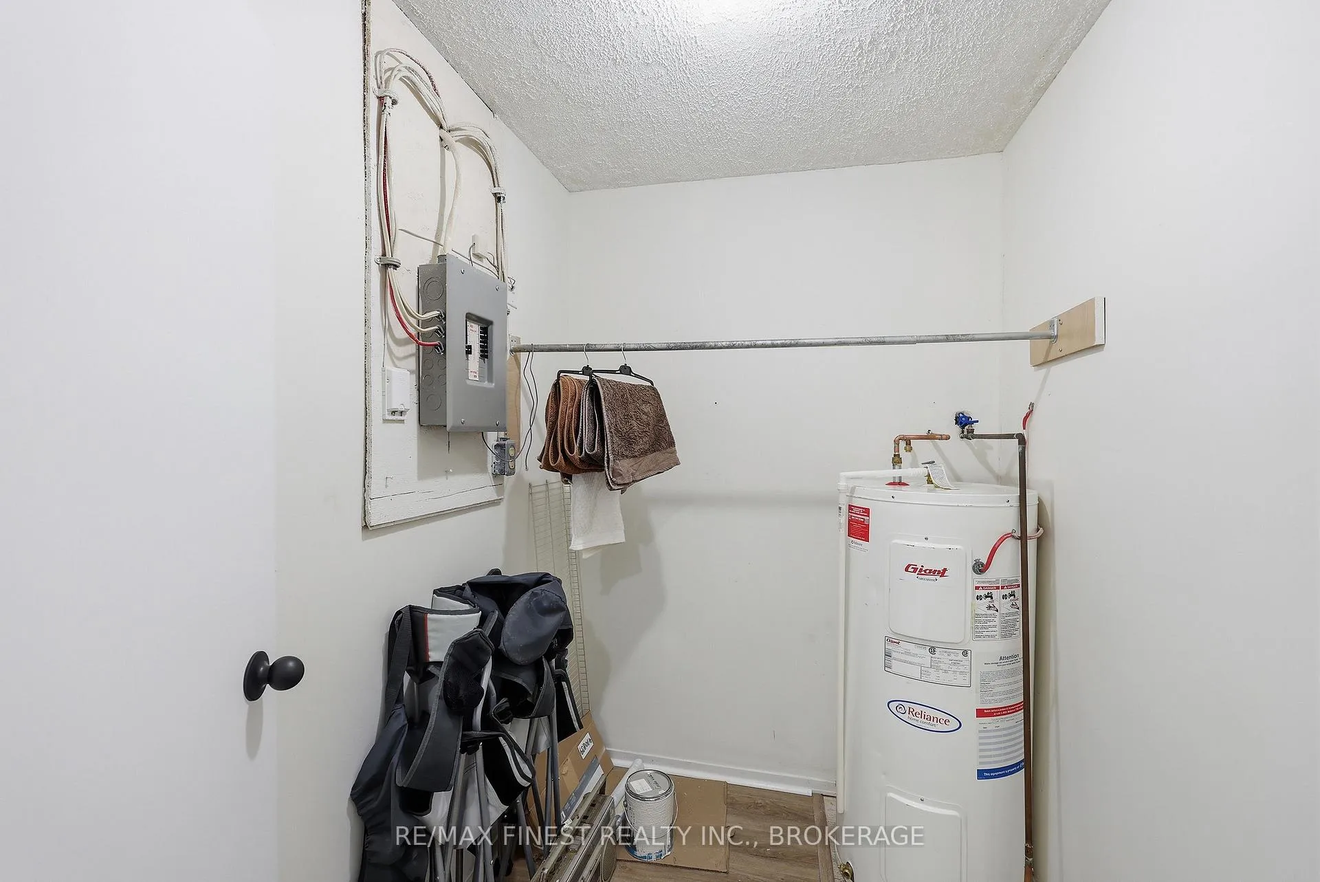 Photo 26 of Unit 206, 573 Armstrong Road, Kingston, East Gardiners Rd — HOMEH