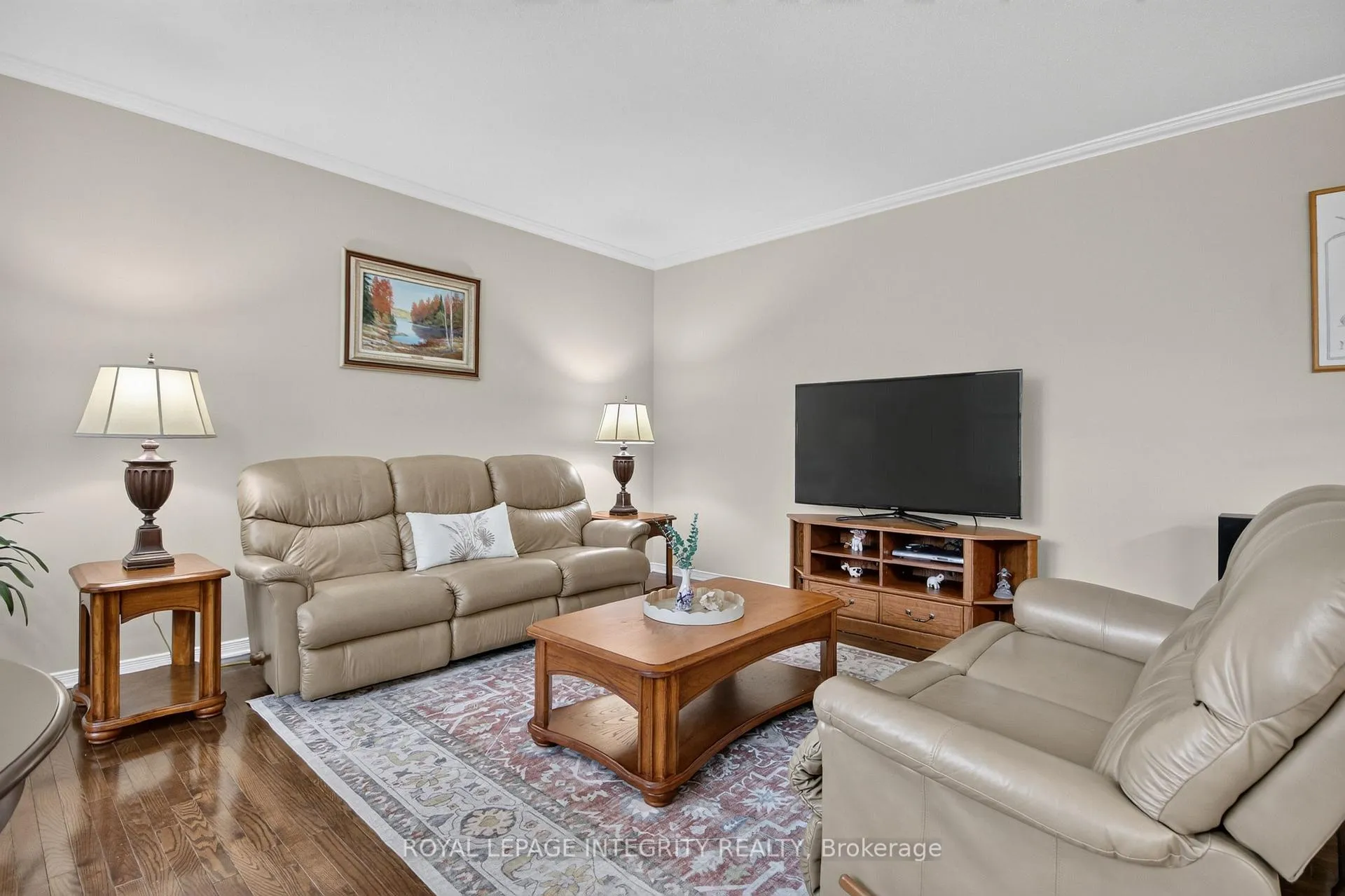 Photo 12 of 626 Country Trail Private, Ottawa, Carlsbad Springs — HOMEH
