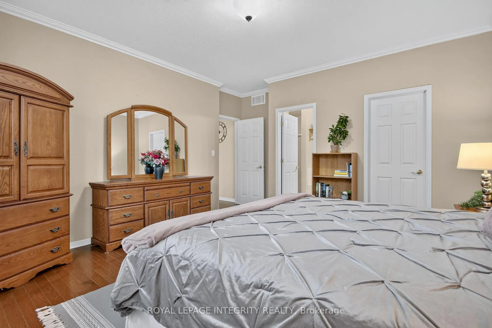 Photo 18 of 626 Country Trail Private, Ottawa, Carlsbad Springs — HOMEH