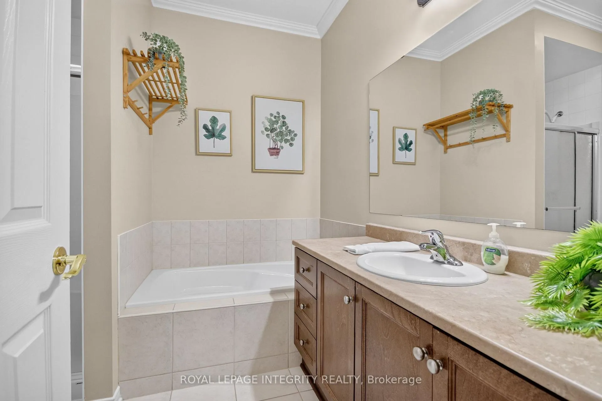Photo 20 of 626 Country Trail Private, Ottawa, Carlsbad Springs — HOMEH