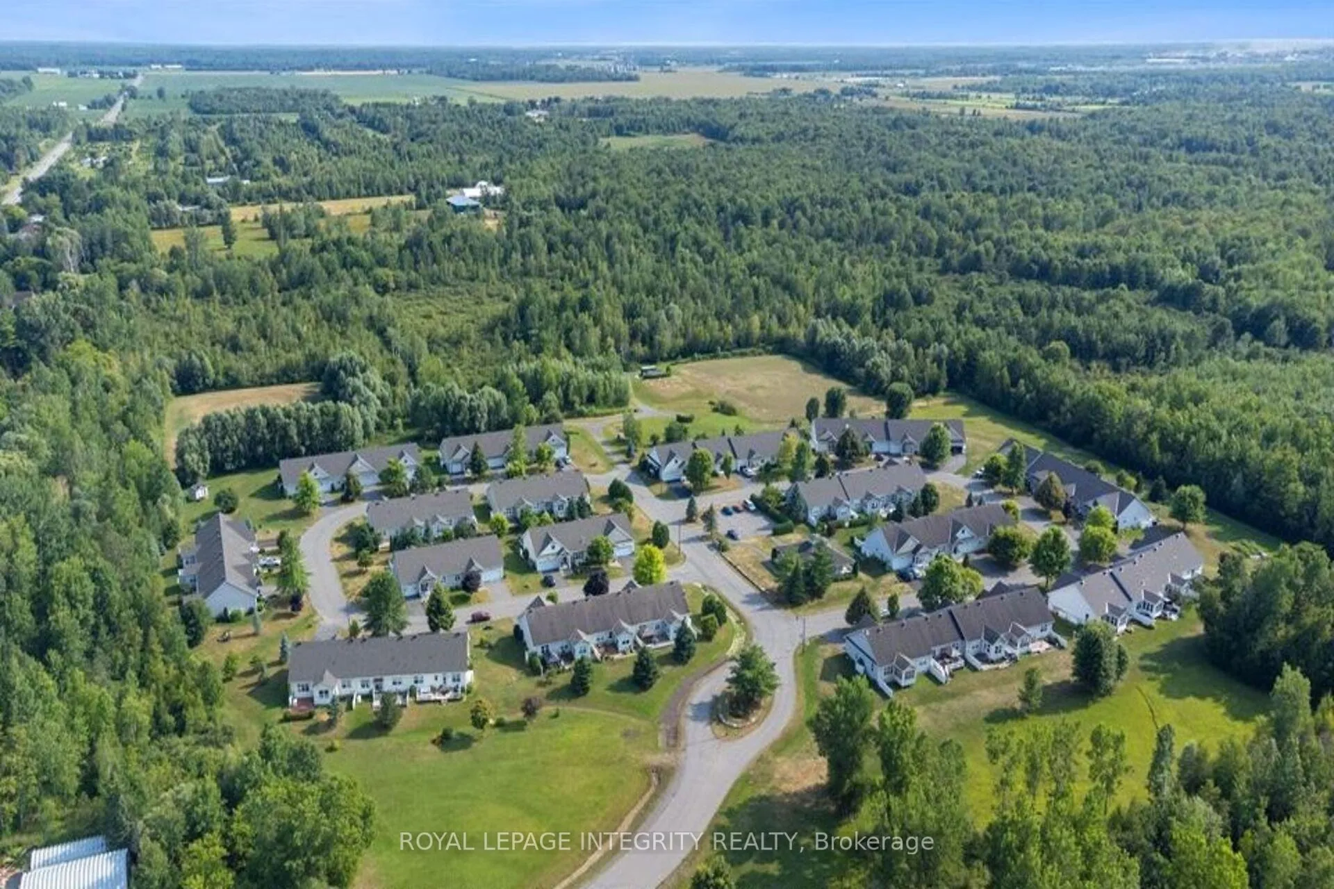 Photo 33 of 626 Country Trail Private, Ottawa, Carlsbad Springs — HOMEH