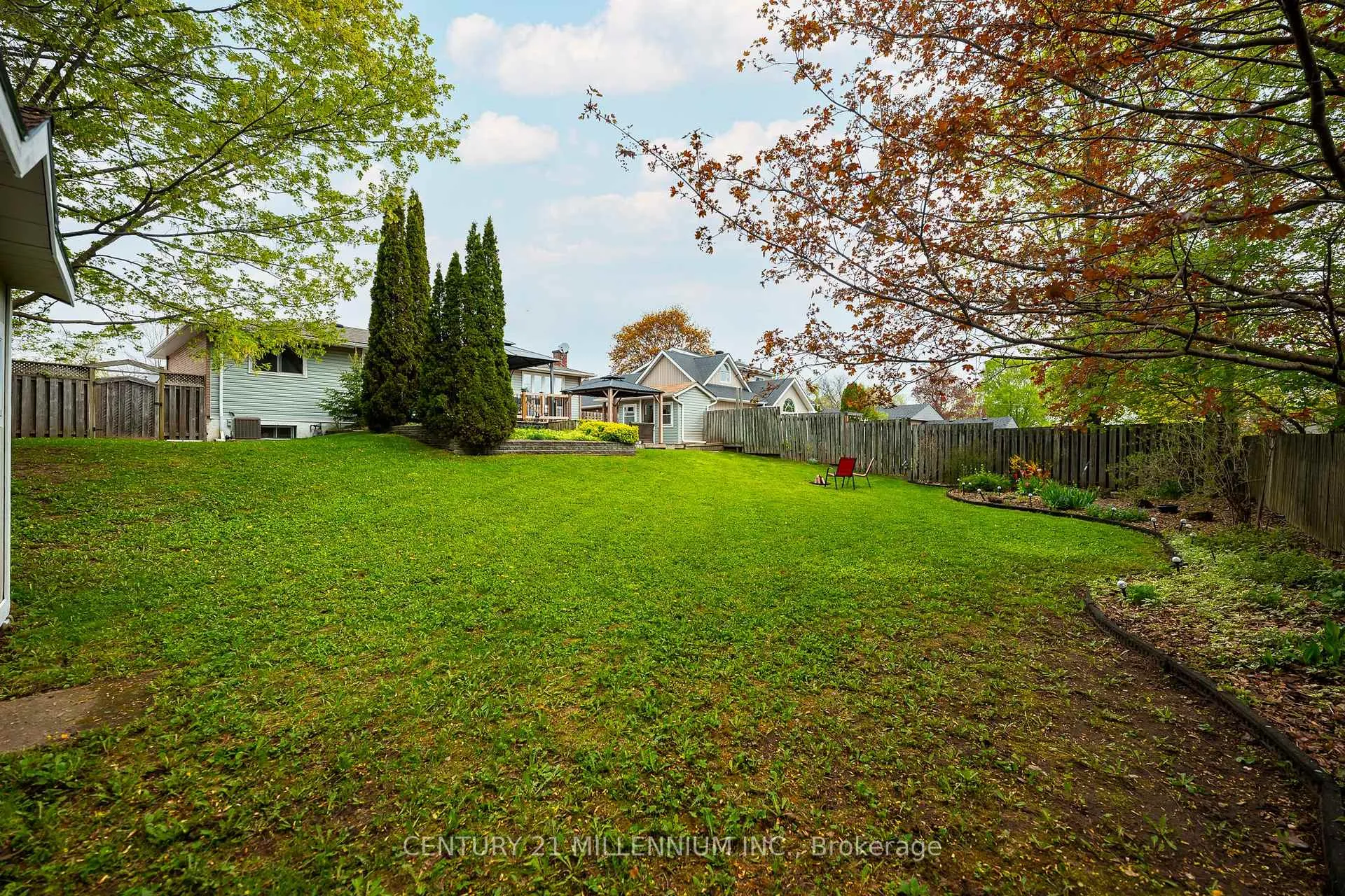 Photo 12 of 13 Ellen Crescent, Erin, Rural Erin — HOMEH