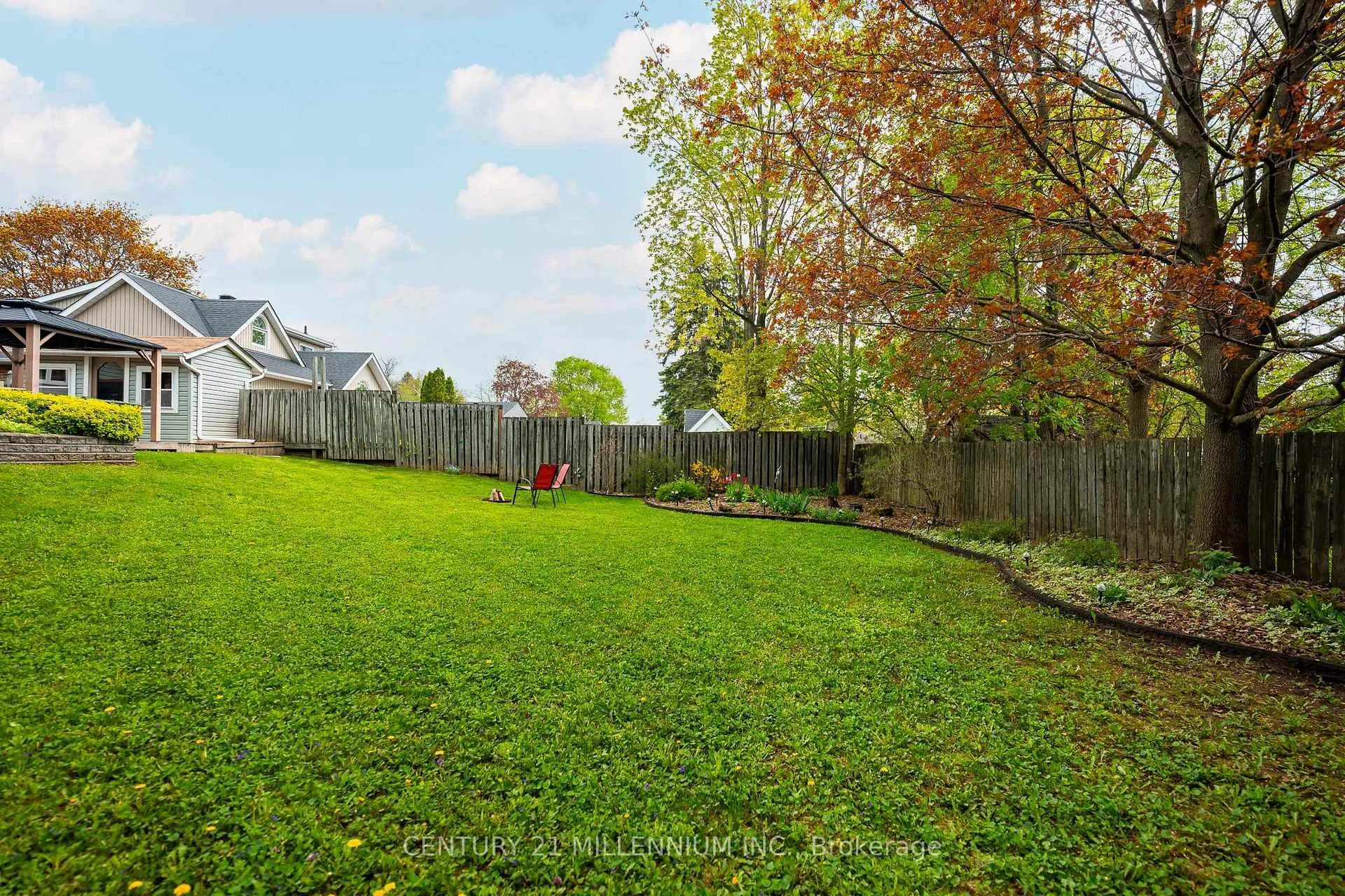 Photo 16 of 13 Ellen Crescent, Erin, Rural Erin — HOMEH