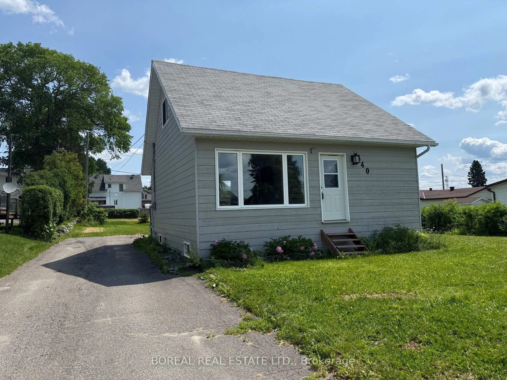 Photo 1 of 340 Second Avenue, Cochrane — HOMEH