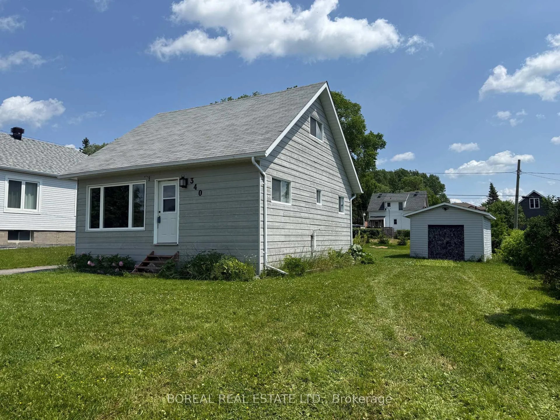 Photo 2 of 340 Second Avenue, Cochrane — HOMEH
