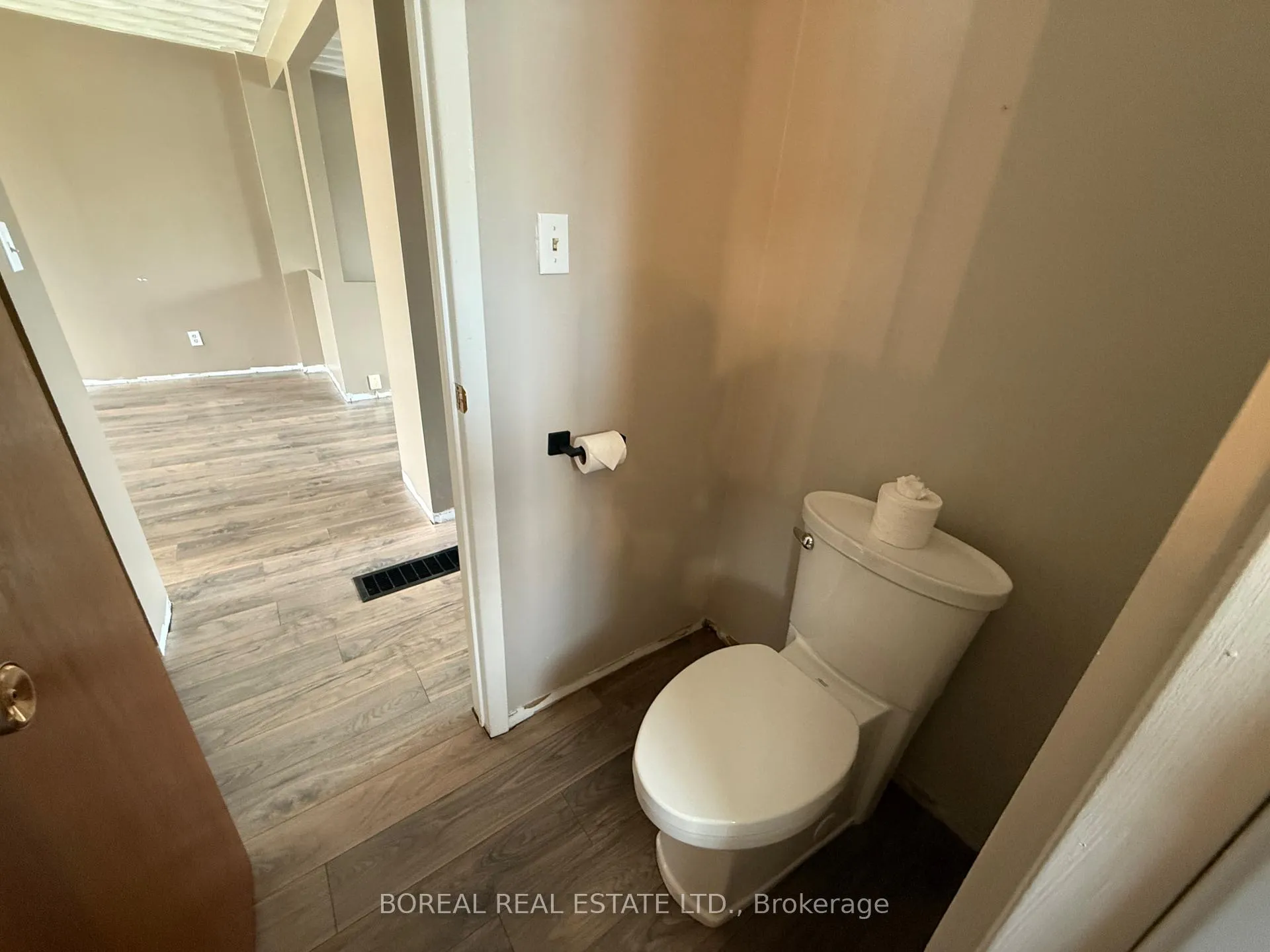 Photo 13 of 340 Second Avenue, Cochrane — HOMEH