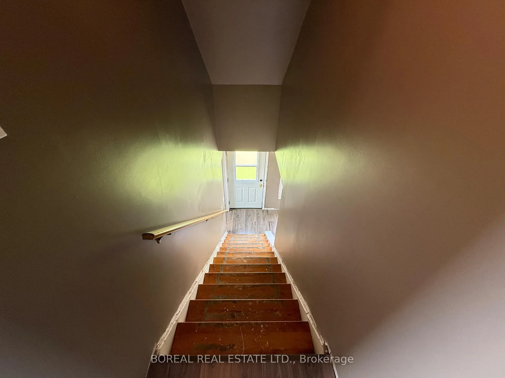 Photo 15 of 340 Second Avenue, Cochrane — HOMEH