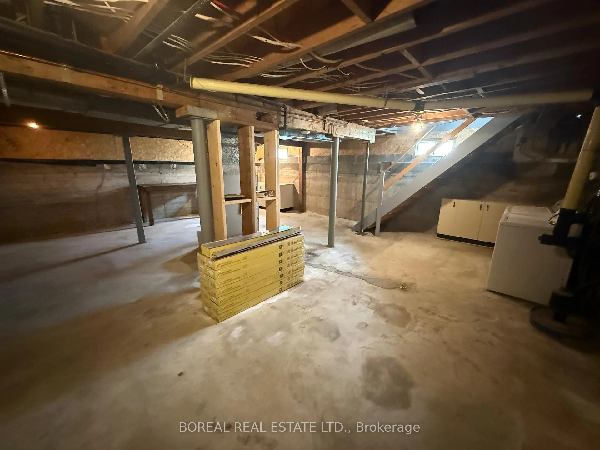 Photo 19 of 340 Second Avenue, Cochrane — HOMEH