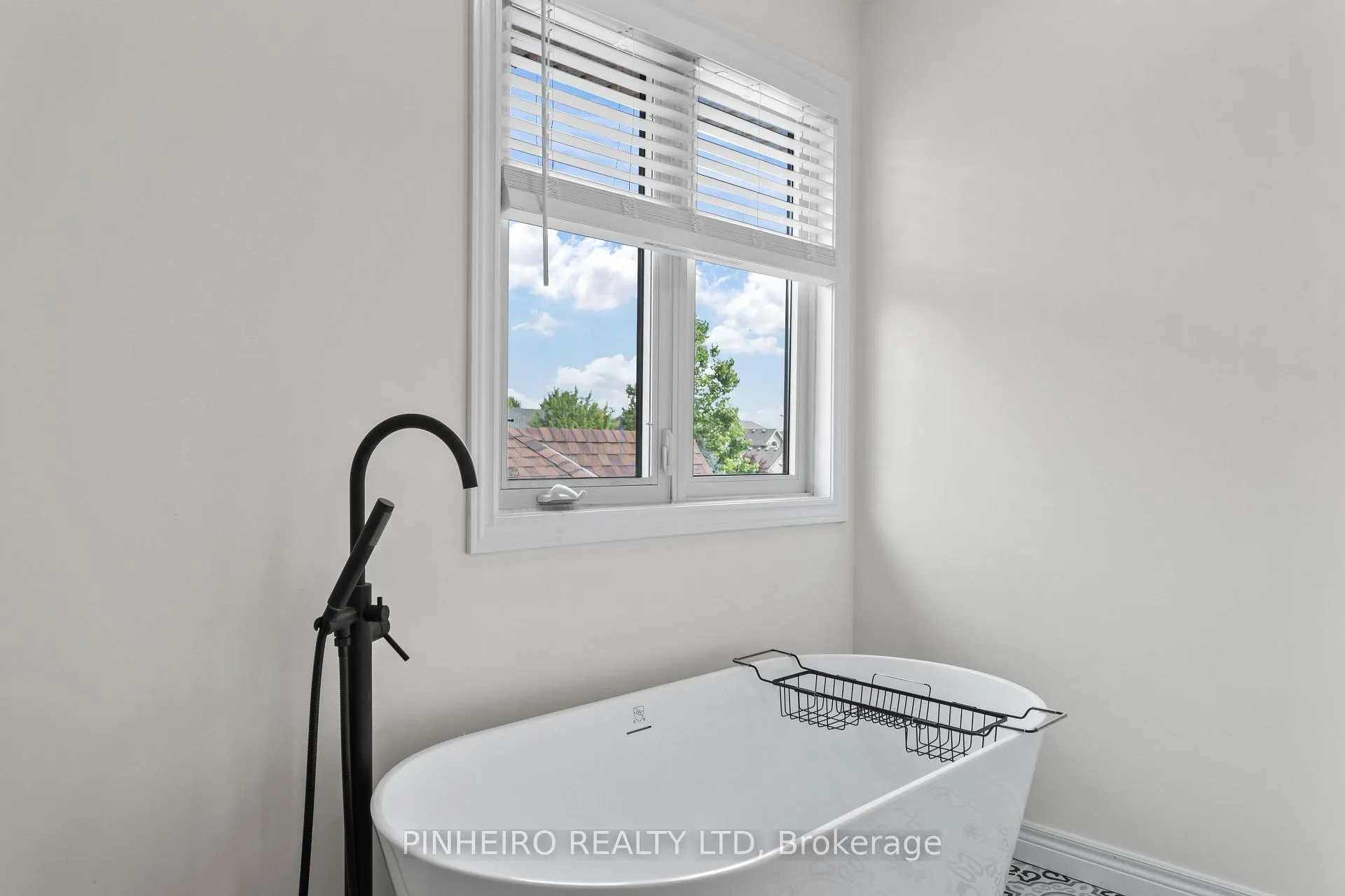Photo 19 of 454 Cottontail Crescent, London, North B — HOMEH