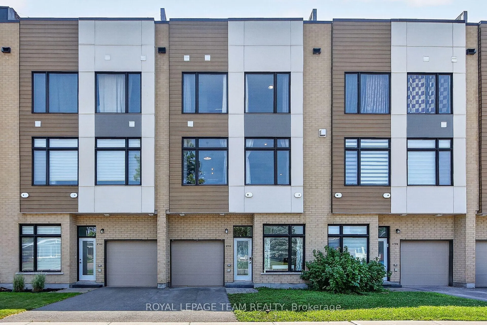 Photo 1 of 2706 Draper Avenue, Ottawa, Redwood Park — HOMEH