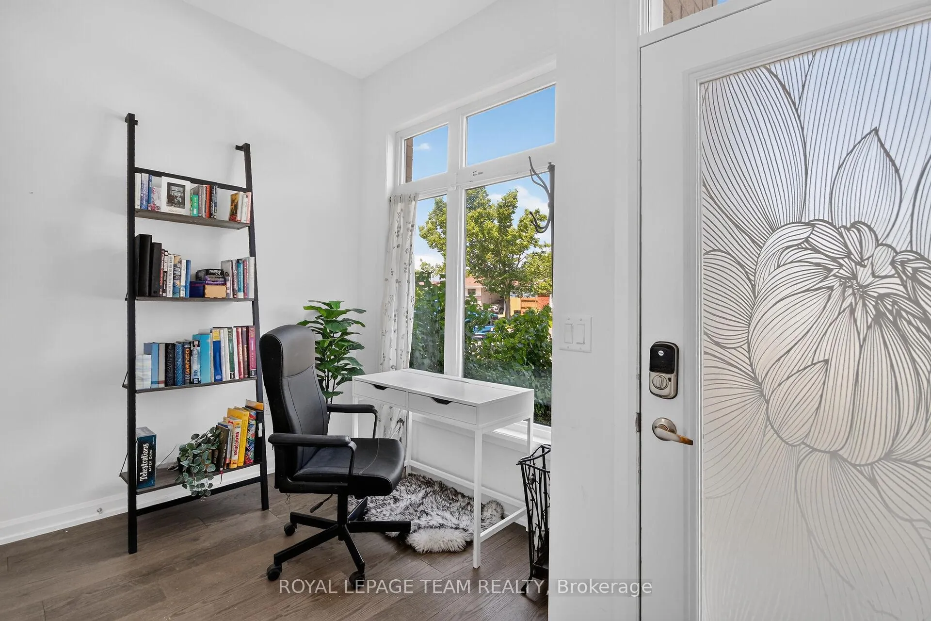 Photo 2 of 2706 Draper Avenue, Ottawa, Redwood Park — HOMEH