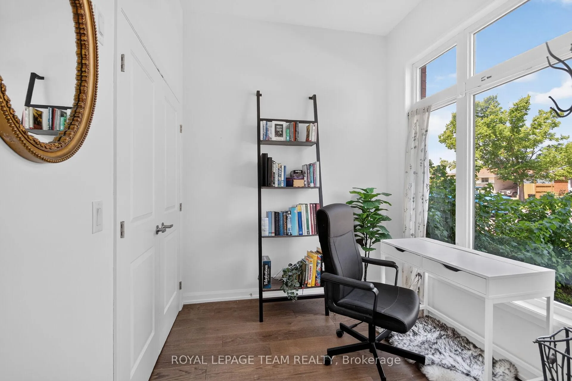 Photo 3 of 2706 Draper Avenue, Ottawa, Redwood Park — HOMEH