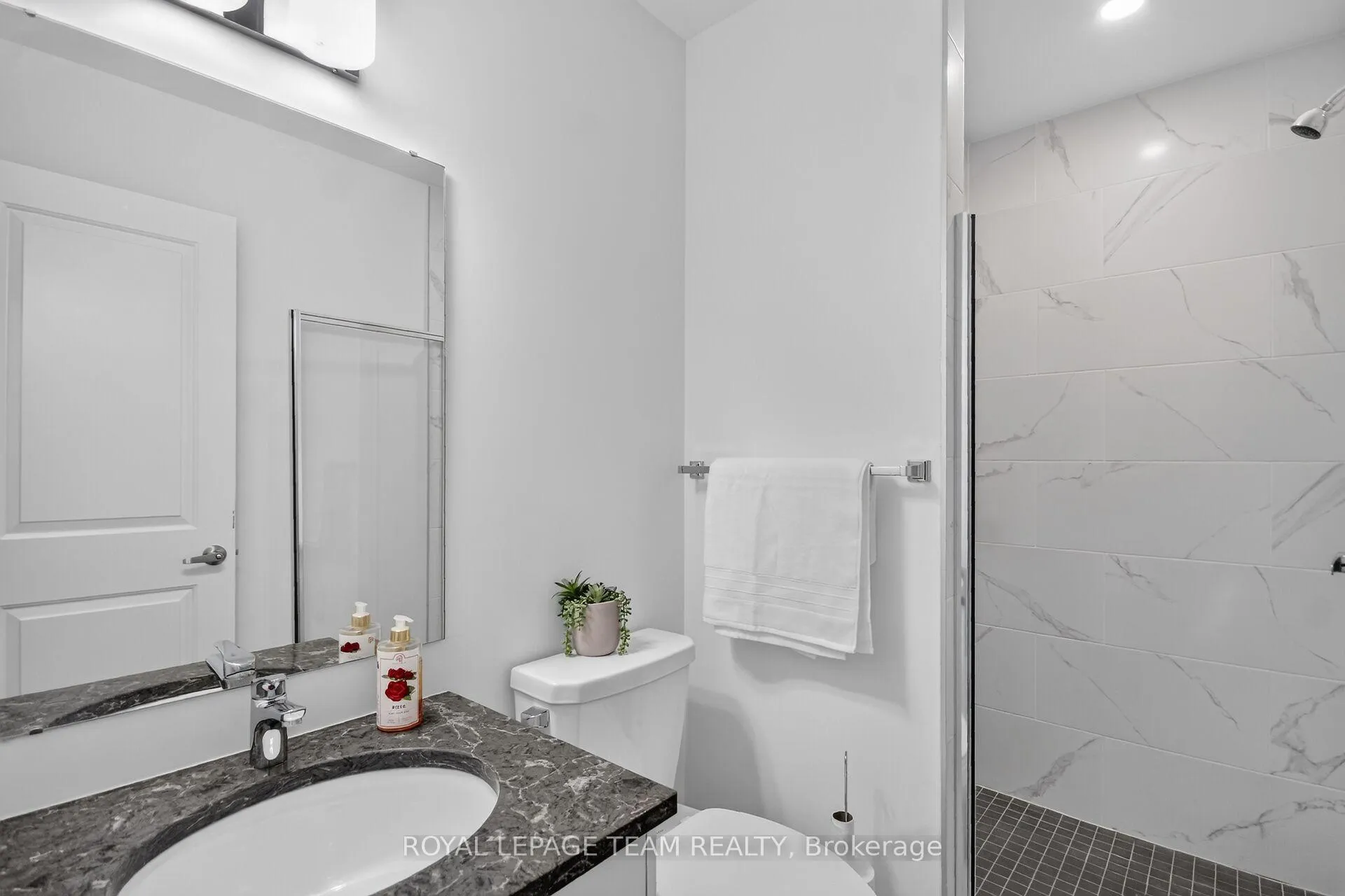 Photo 7 of 2706 Draper Avenue, Ottawa, Redwood Park — HOMEH