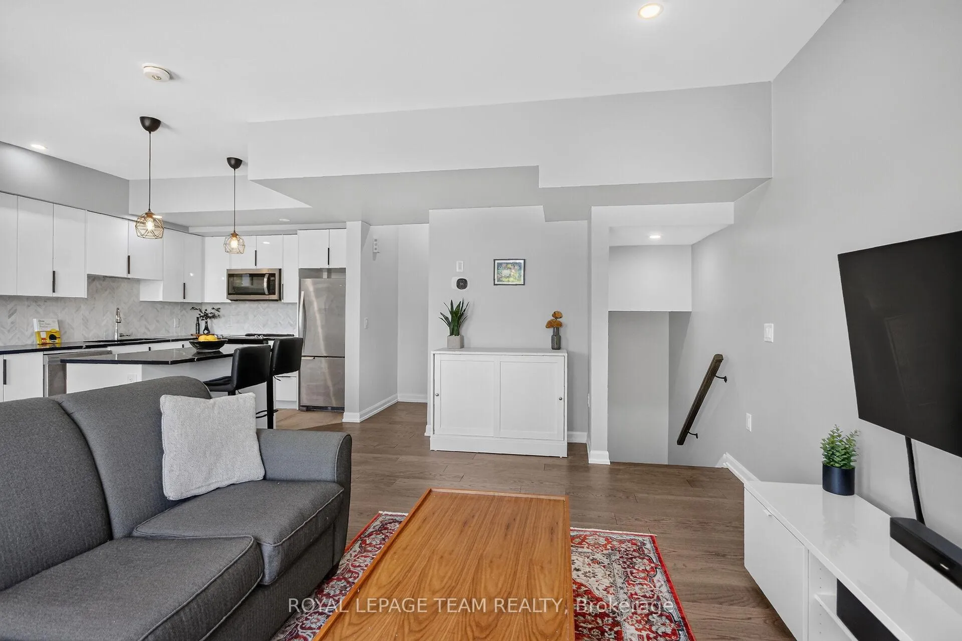 Photo 11 of 2706 Draper Avenue, Ottawa, Redwood Park — HOMEH