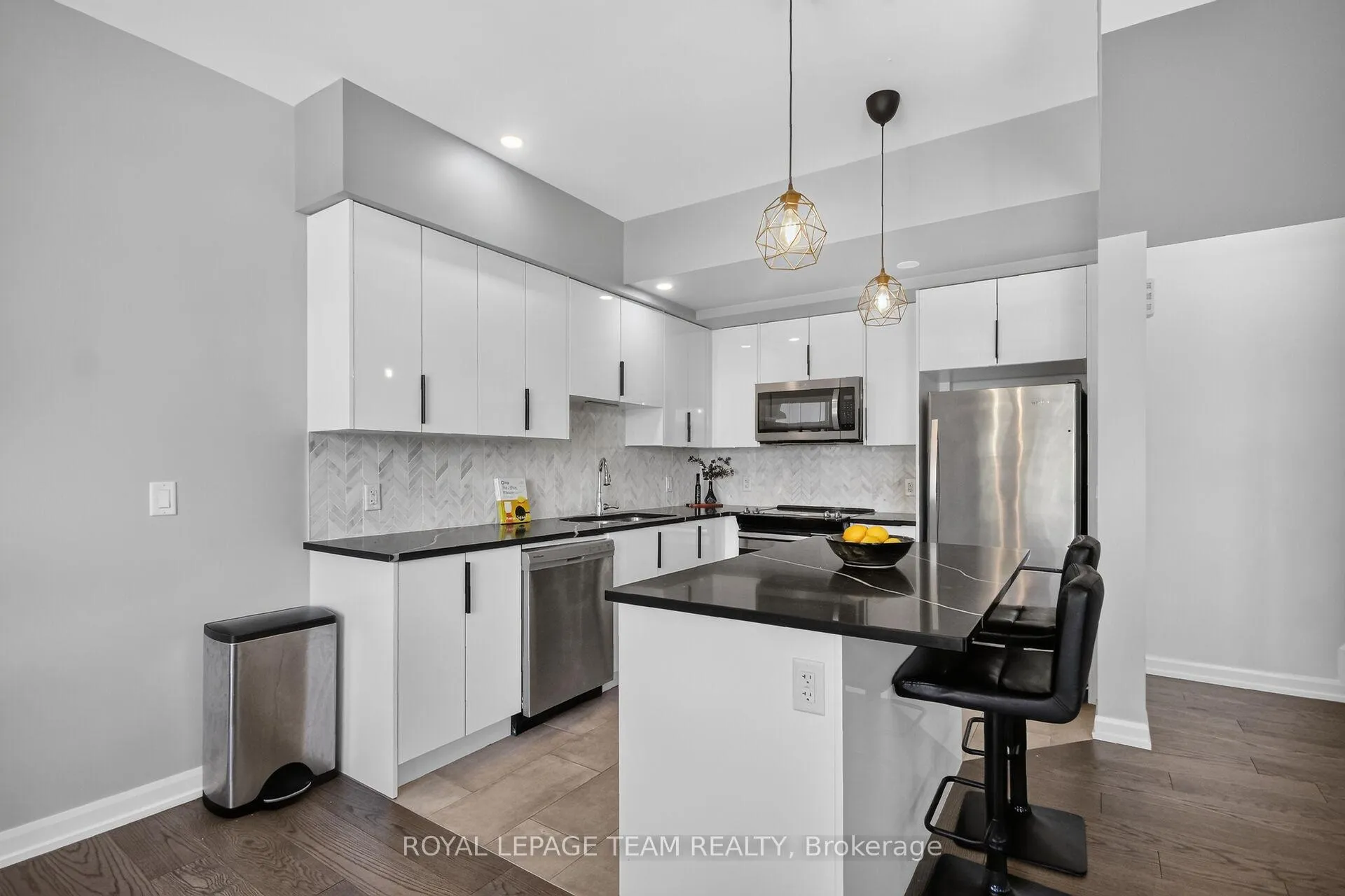Photo 14 of 2706 Draper Avenue, Ottawa, Redwood Park — HOMEH