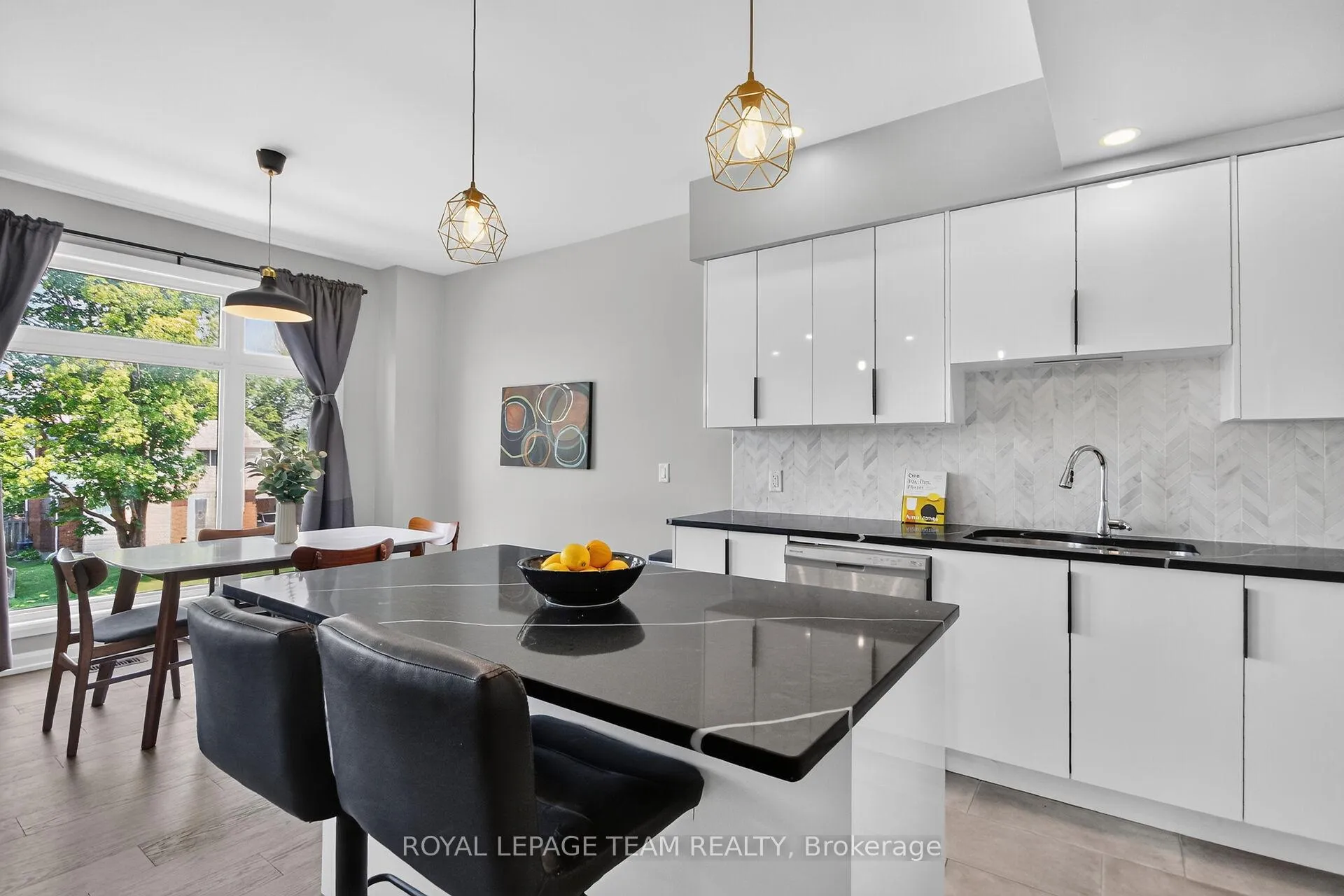 Photo 15 of 2706 Draper Avenue, Ottawa, Redwood Park — HOMEH