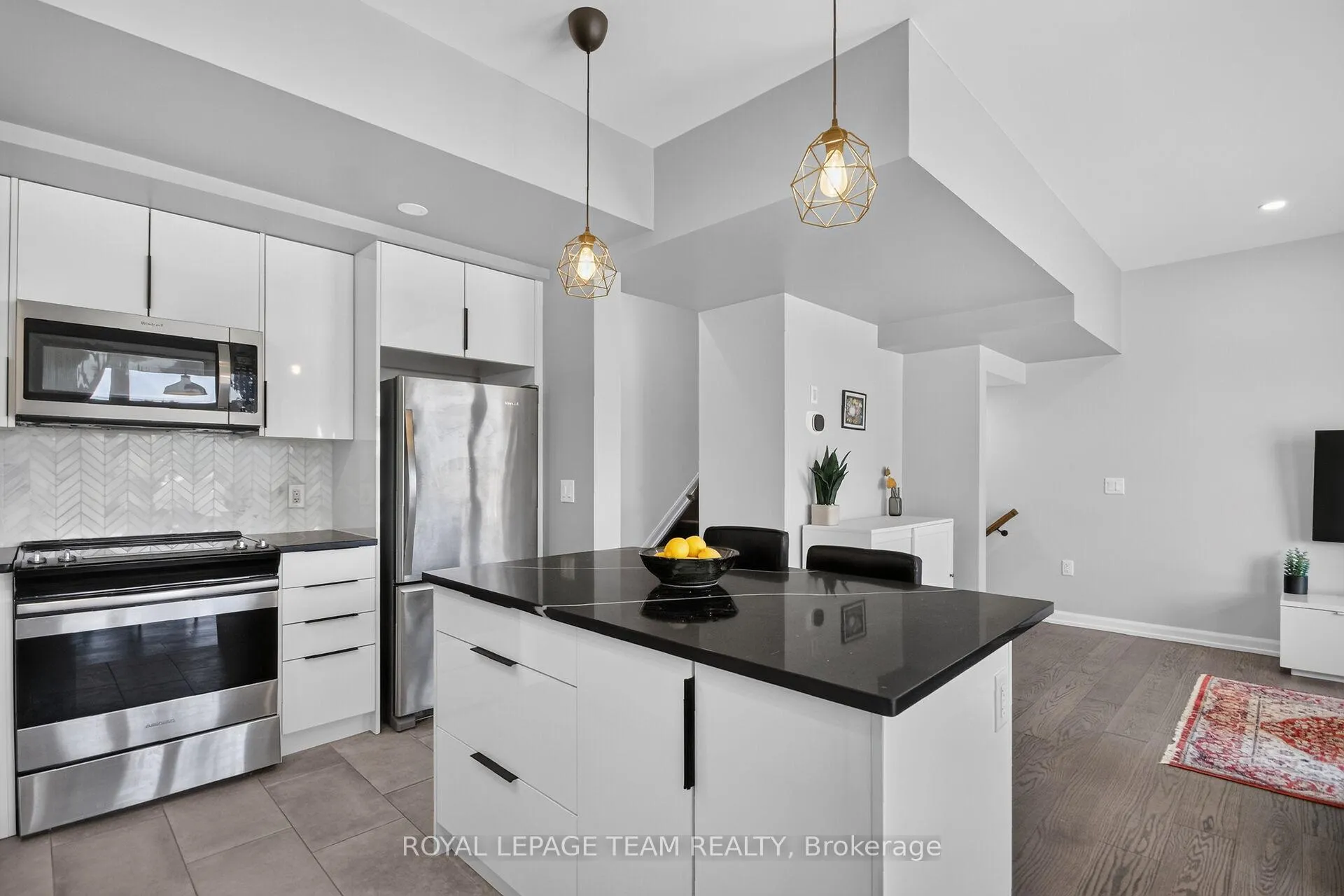 Photo 17 of 2706 Draper Avenue, Ottawa, Redwood Park — HOMEH
