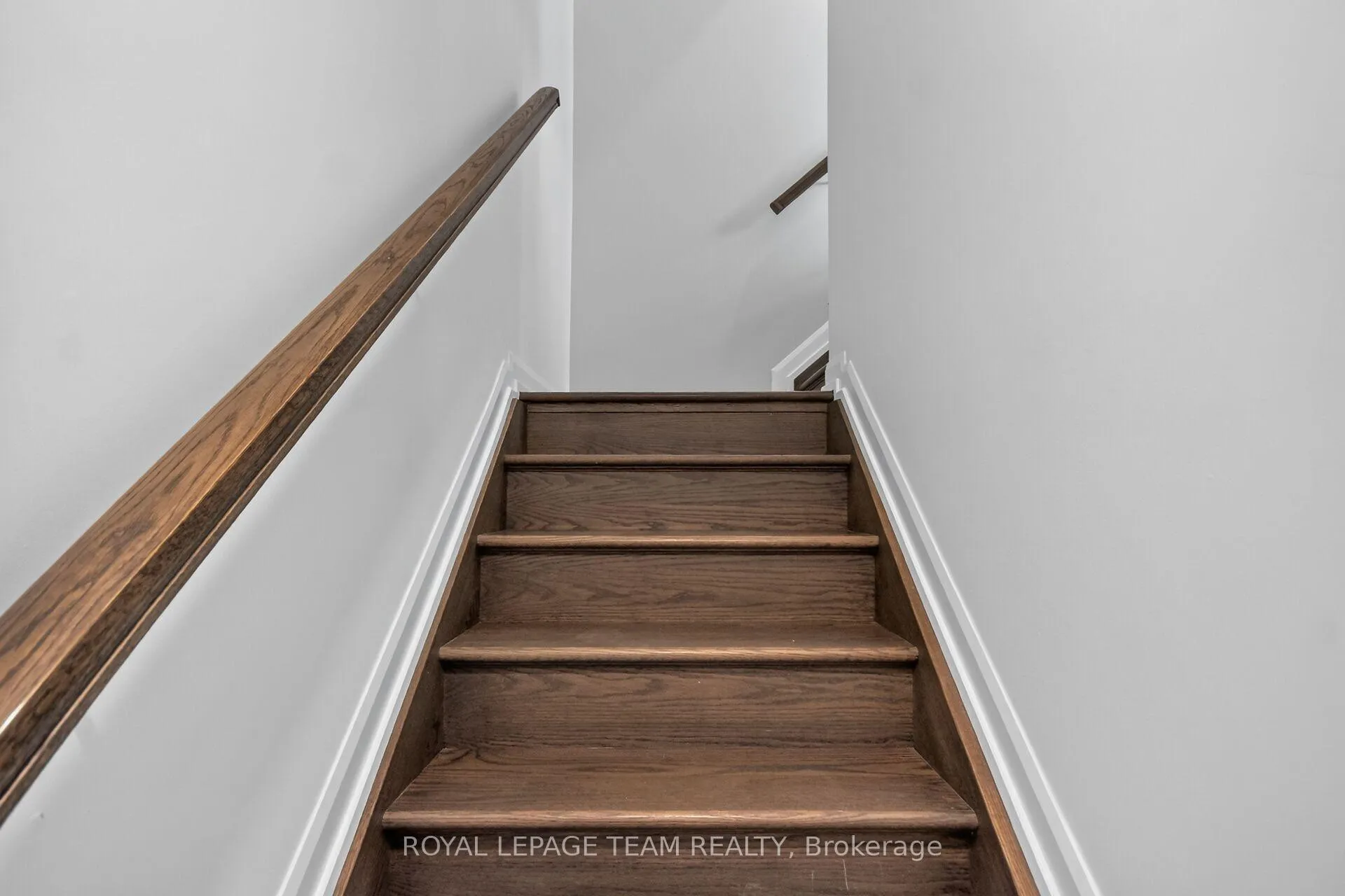 Photo 24 of 2706 Draper Avenue, Ottawa, Redwood Park — HOMEH